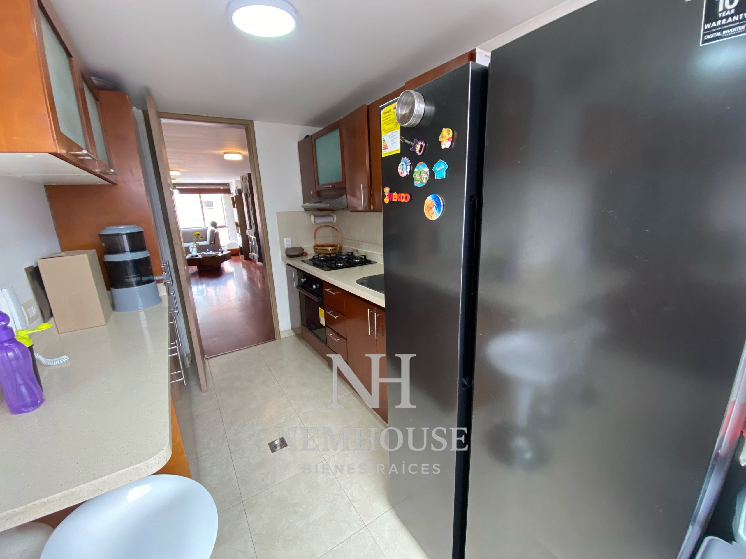 6B43EB89-7BC7-4D6B-B9D8-94527502FFF9