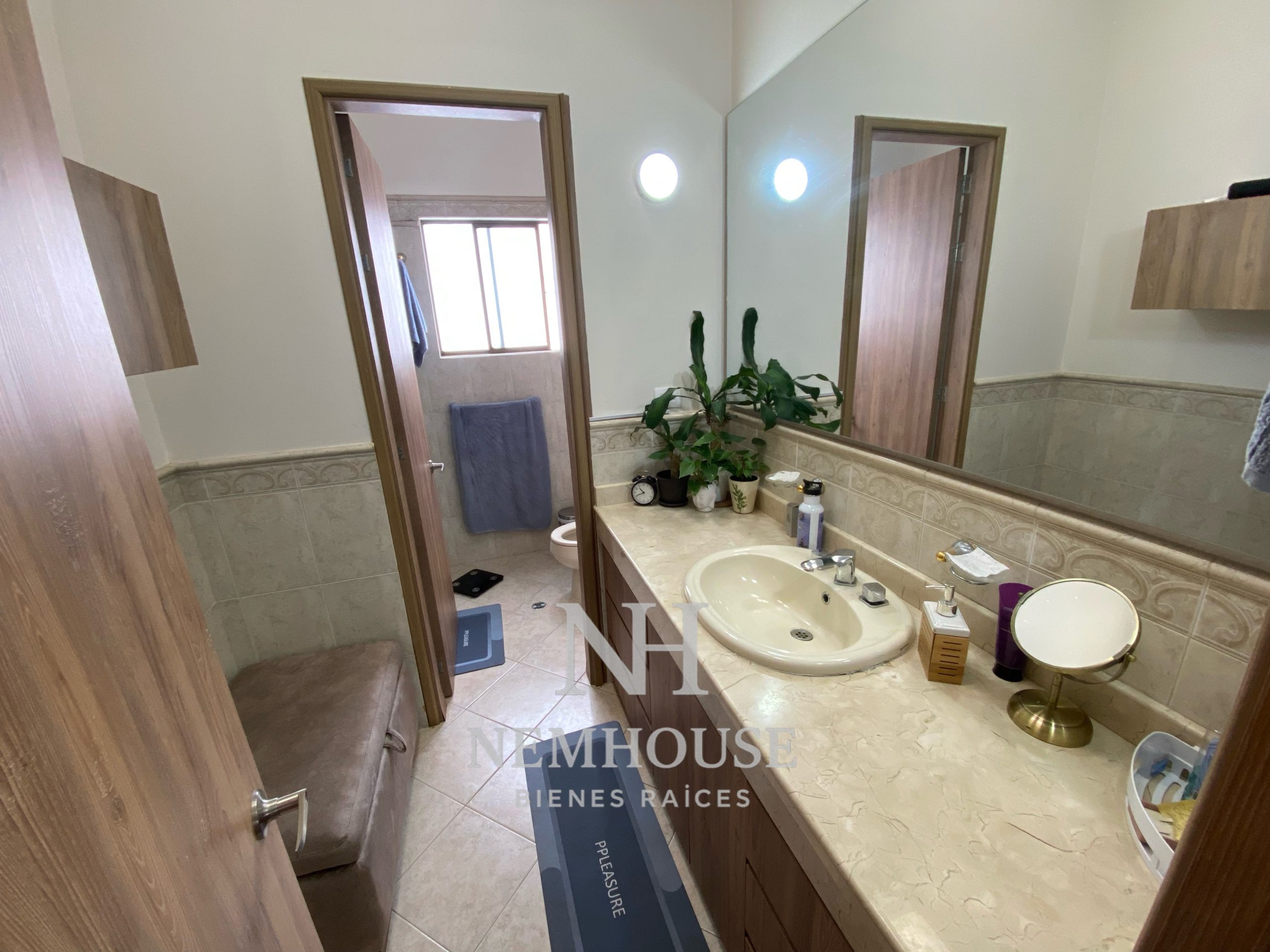 F112628E-5747-4260-B506-A92F4D7F94FB