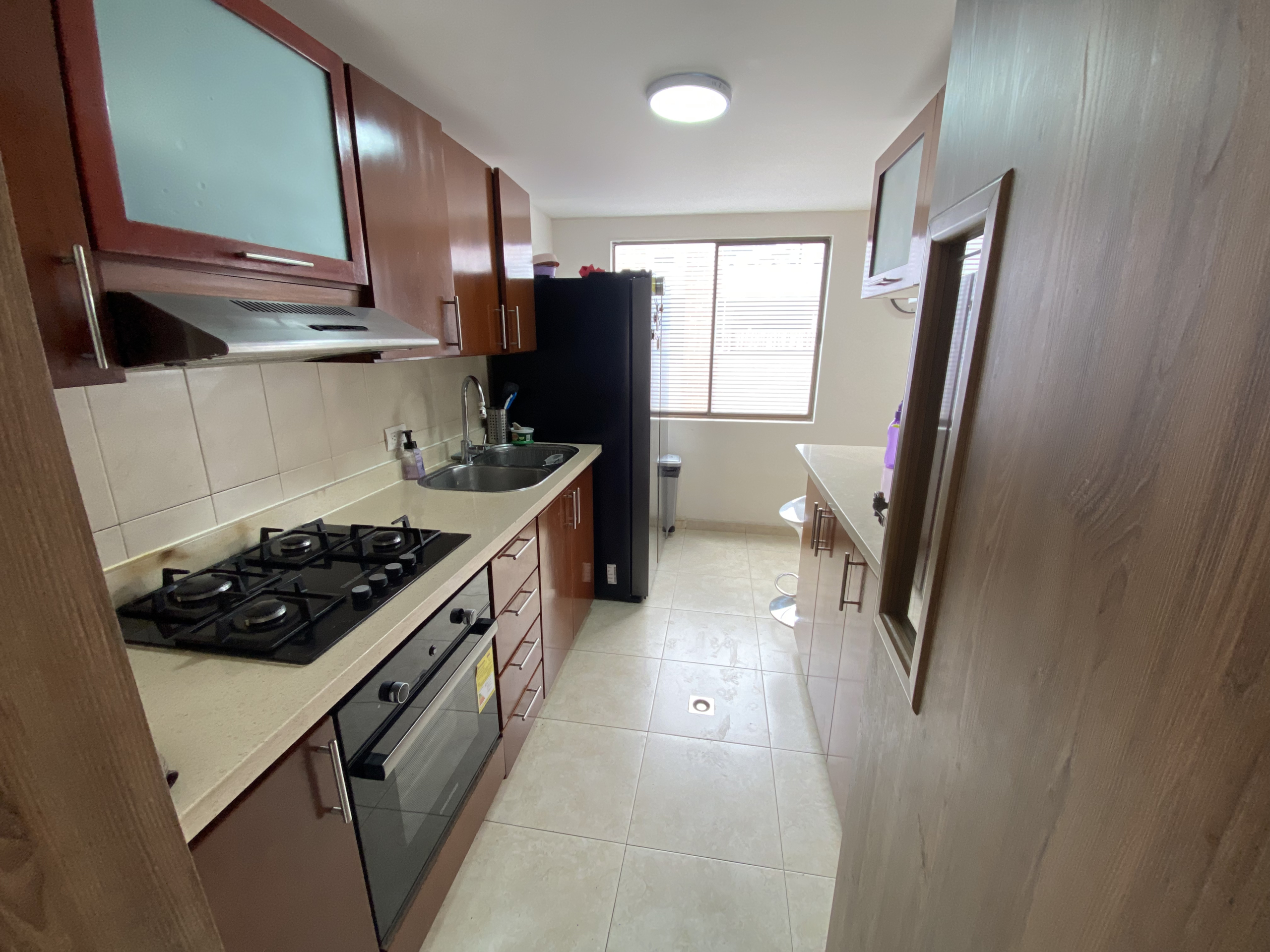 FF4402B8-B31E-48A9-B07E-26800D772CD8