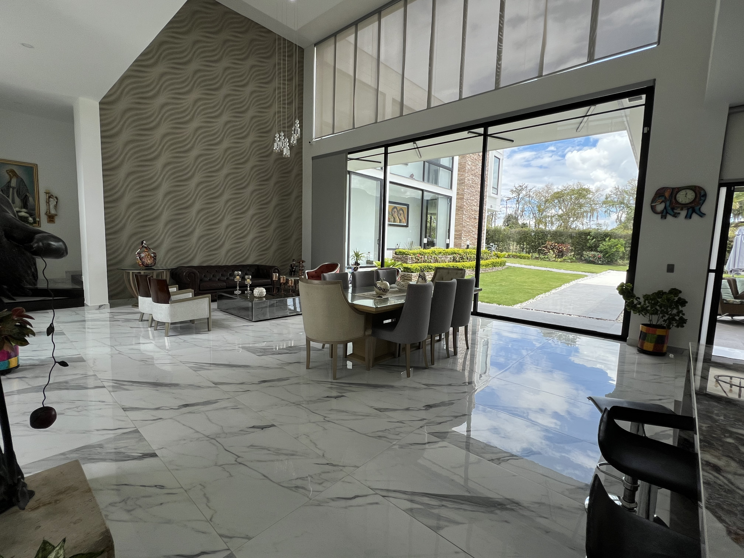 028A25C4-4DC5-4FAC-A89A-1354F757A1C7