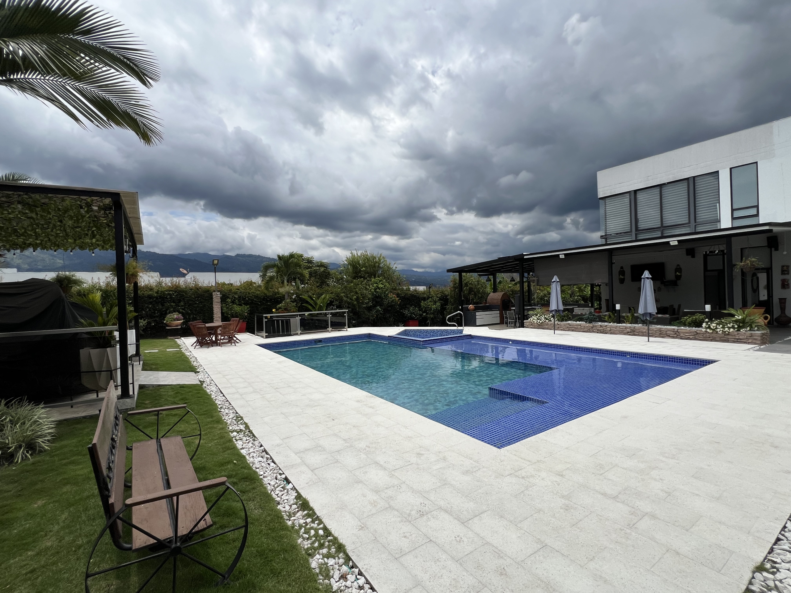 0745A7DB-FBD4-4D51-89A9-7DA96D05DC9B