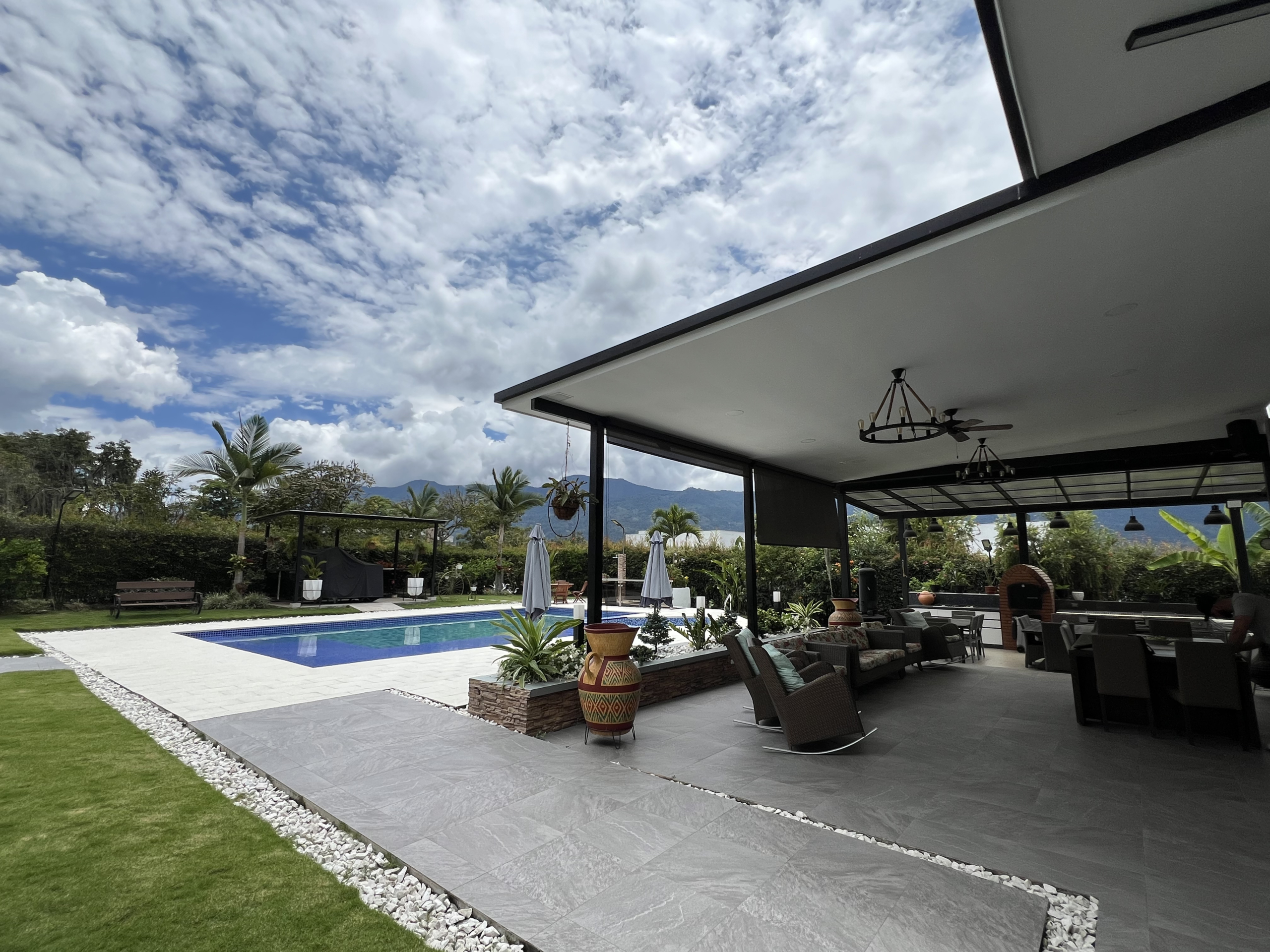 130E1032-9609-4F04-960D-4760087F99DB