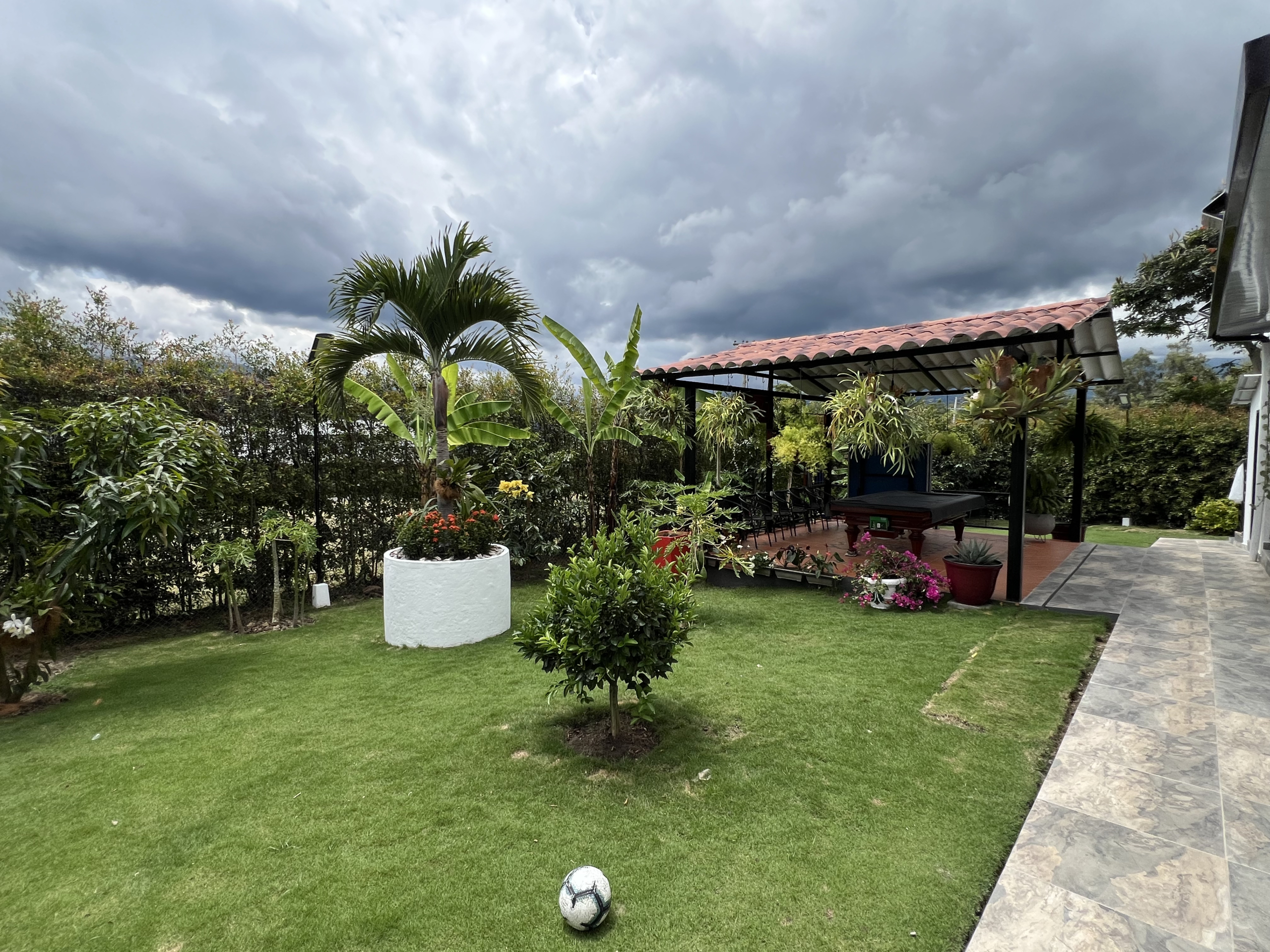 1879FBE5-C0D4-4518-85A3-93F70C041005