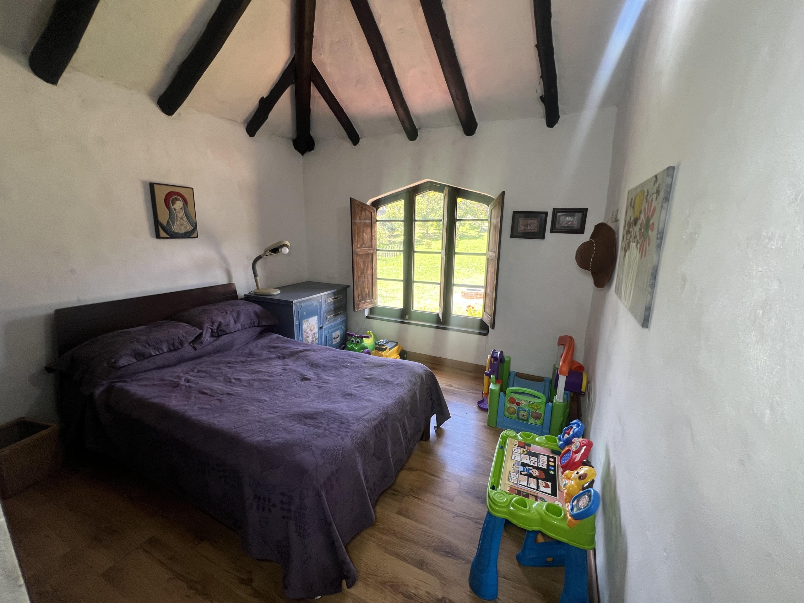 1EA22542-3A7E-4246-BEC2-D98495E721E1