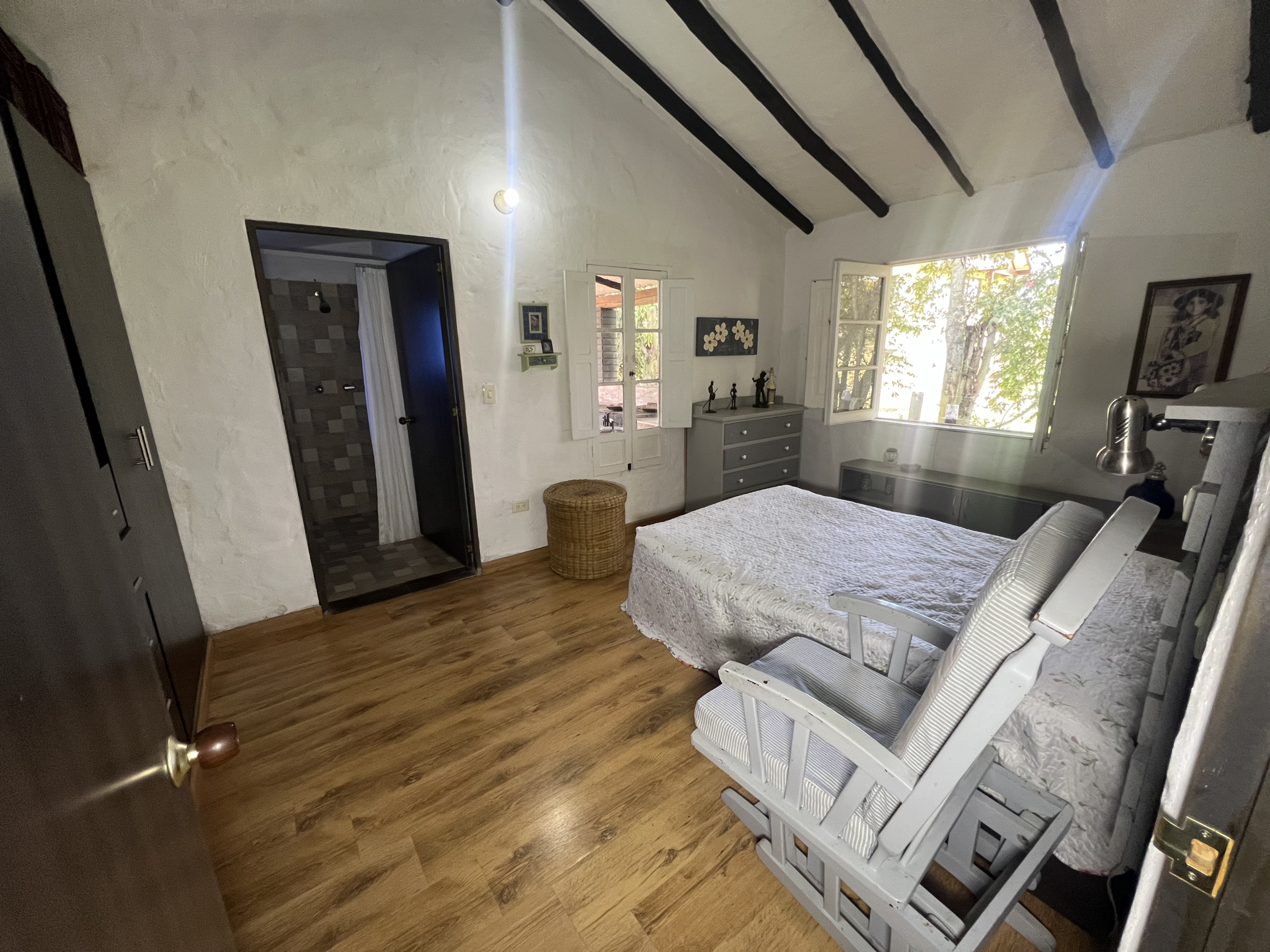 205324DD-E930-4348-941D-414B2B4D98ED