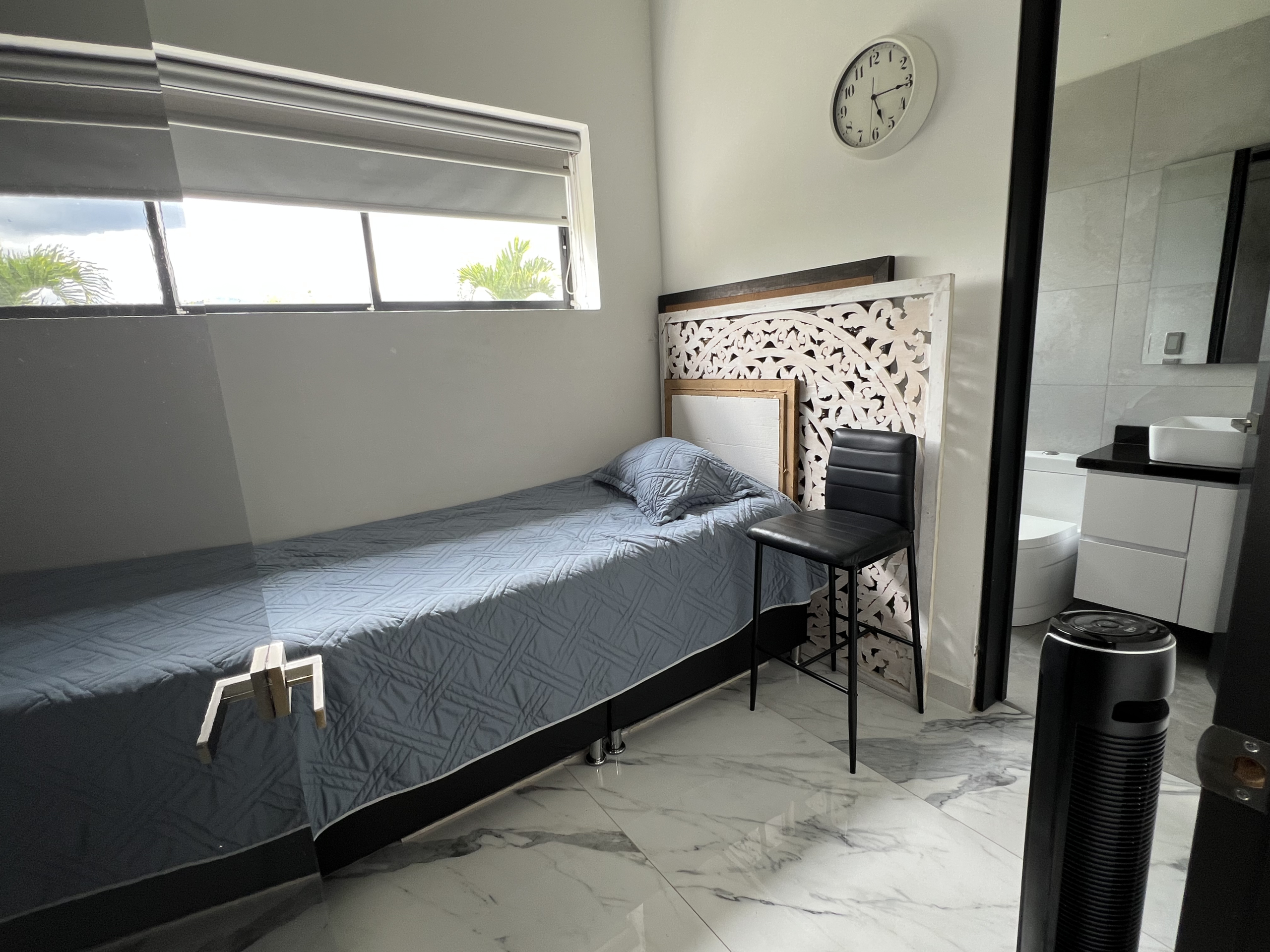 22853DB0-AF72-497B-AA76-11FD955583BE