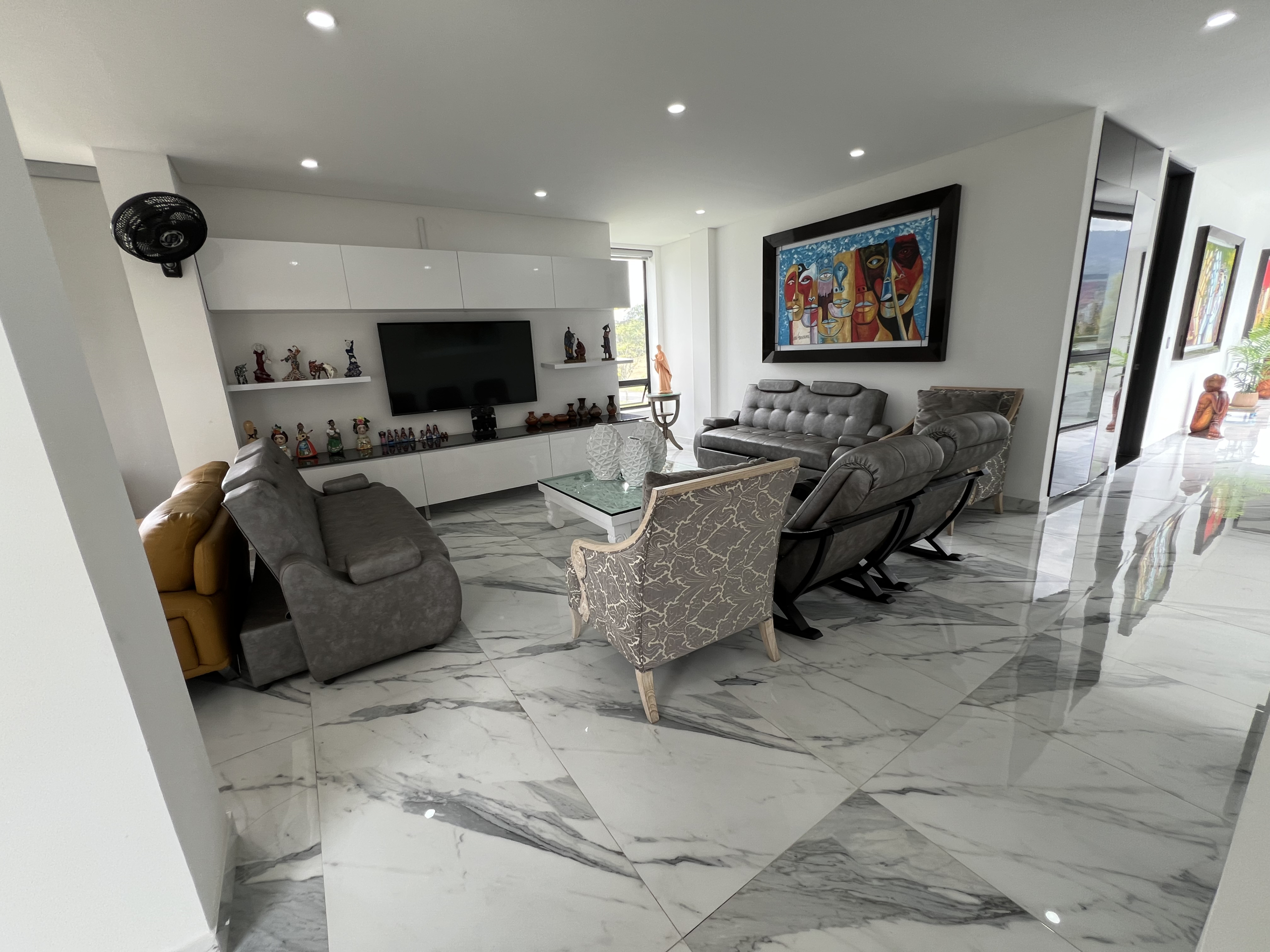 2903F049-5D71-4CEB-B92F-AACC34080E07