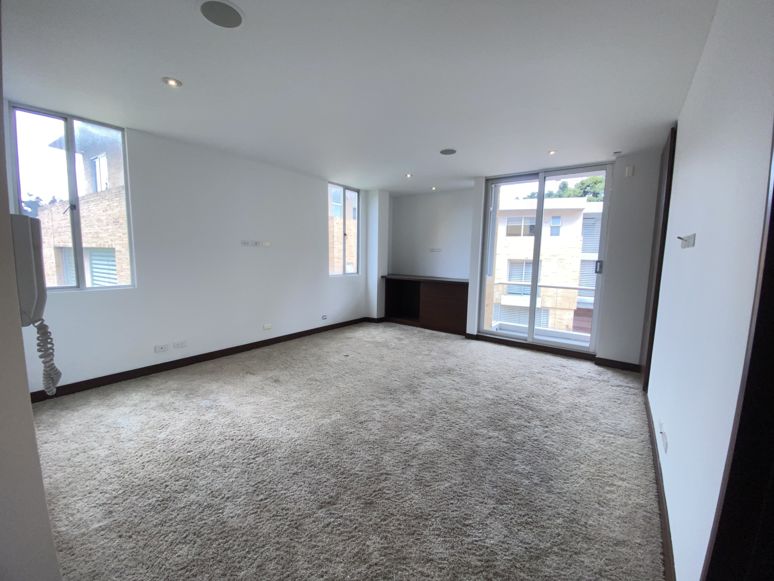 31BBE229-834B-4887-A28B-B438104A9A2E