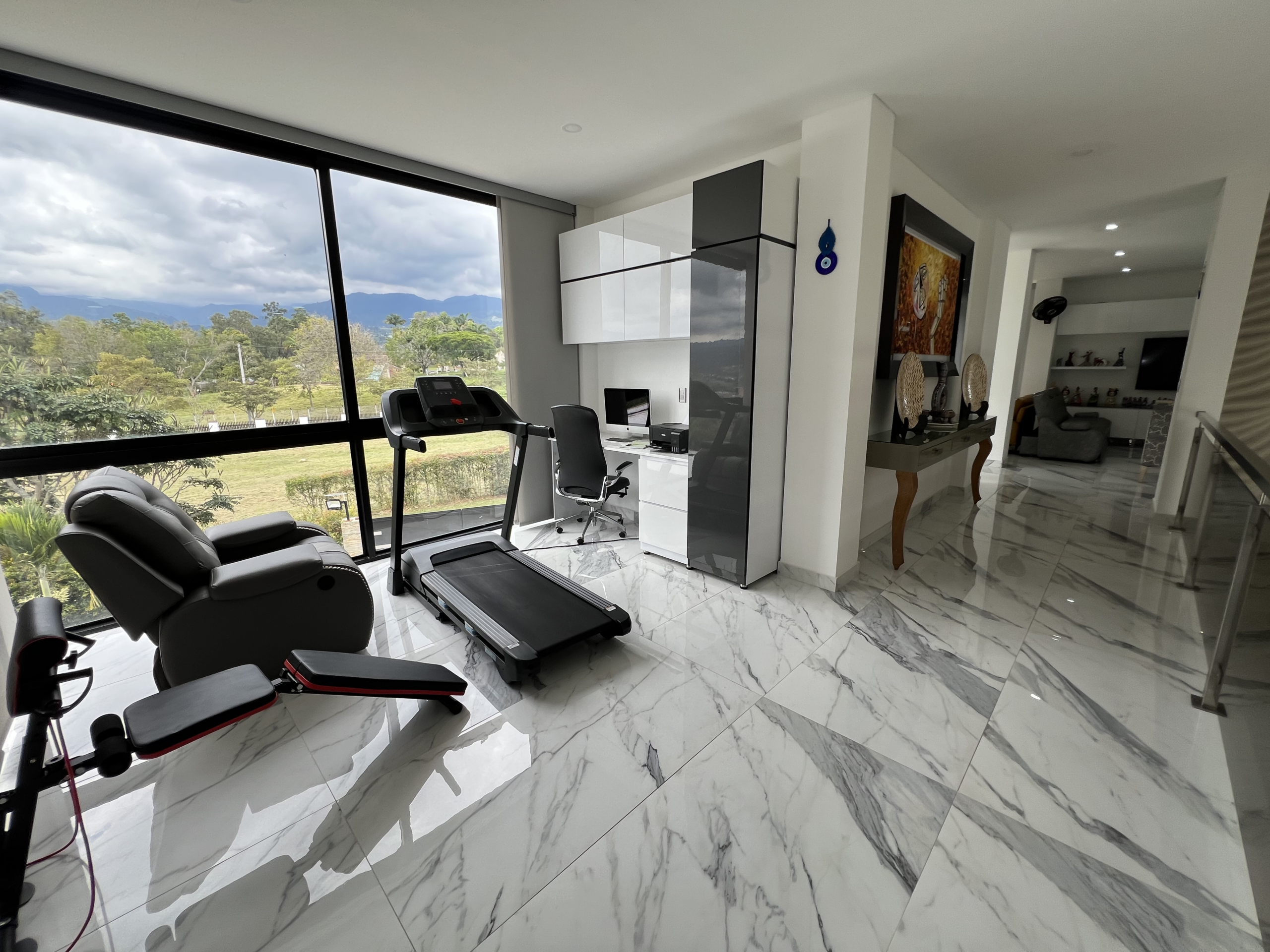 33BE4882-0781-4F6E-ABC9-8AD4914A29E9