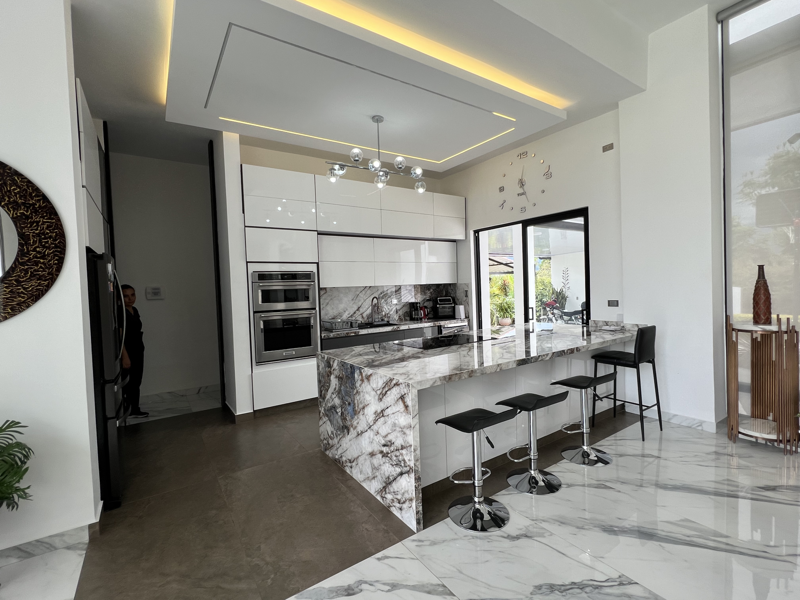 41256FC0-F550-4D99-BC92-4D402B0B3B81