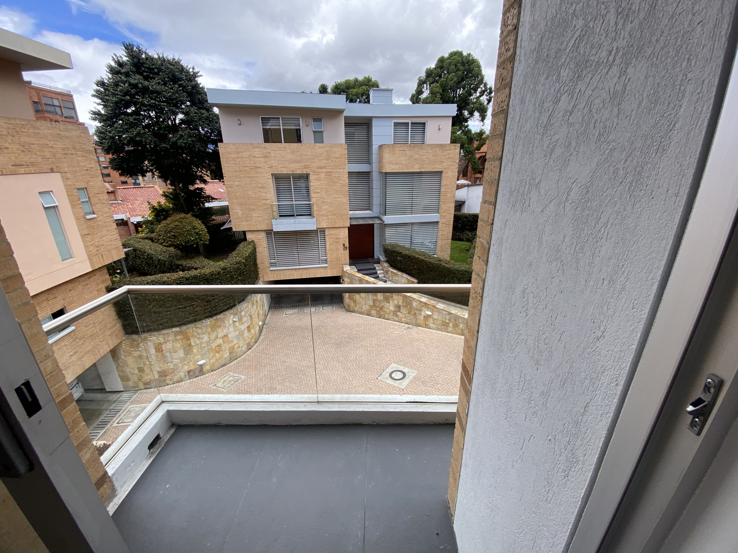 5385F2EA-0726-485C-9177-7CE26F67A58D