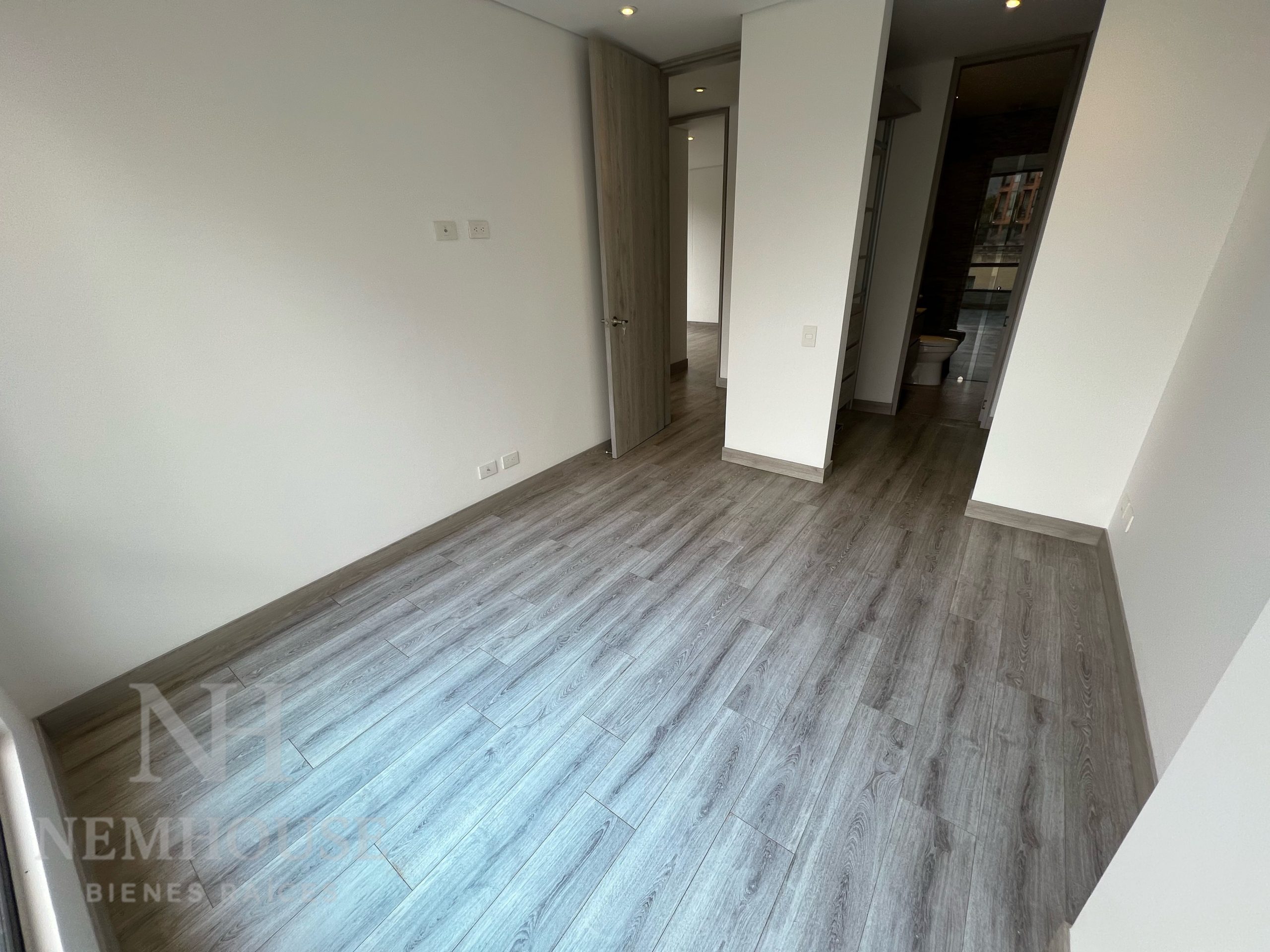 67FC6F45-E7E3-440F-A852-1DE7A5D1351F