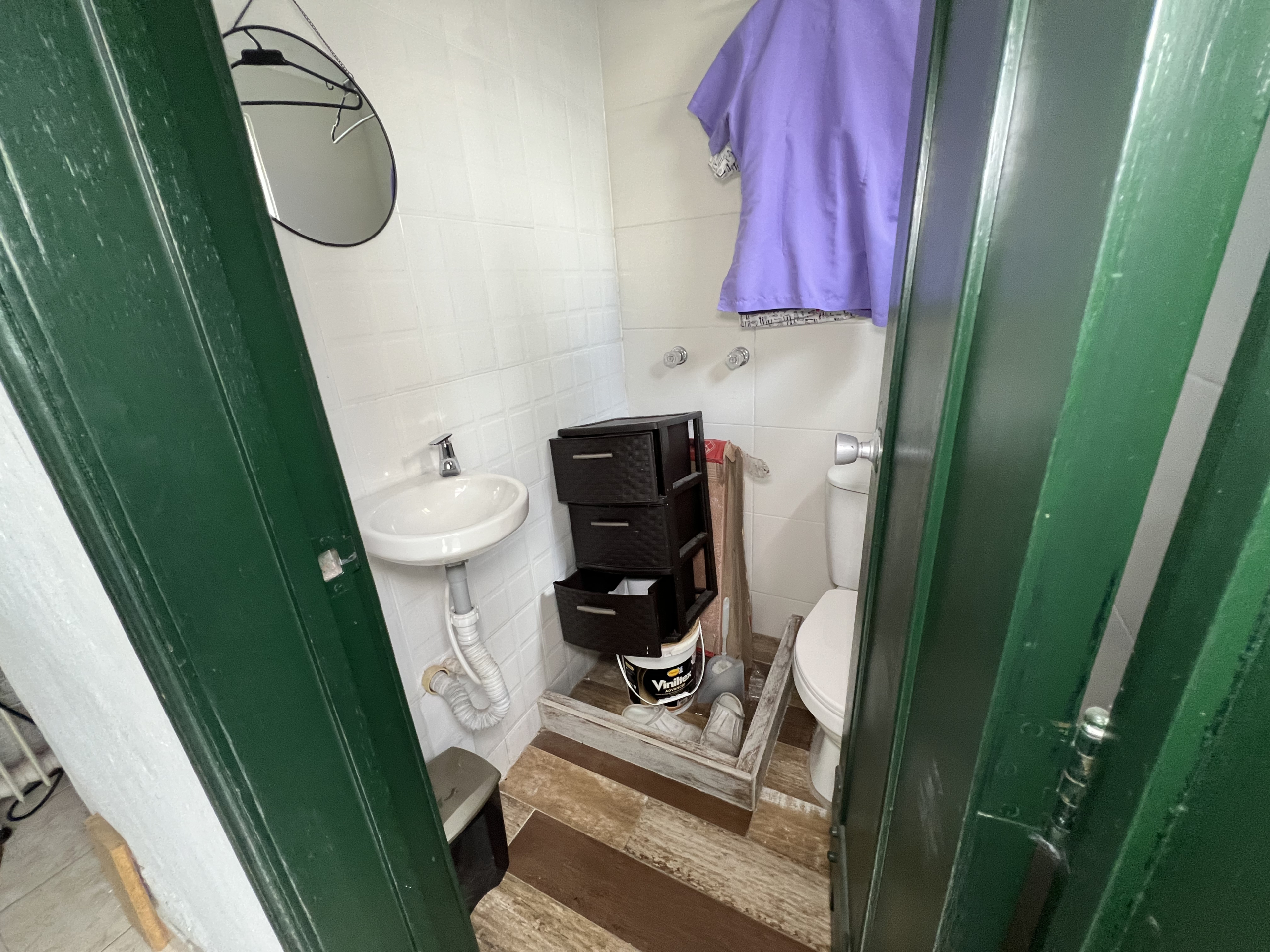 68CB87F7-0551-47FC-B40C-04D48F92F79F