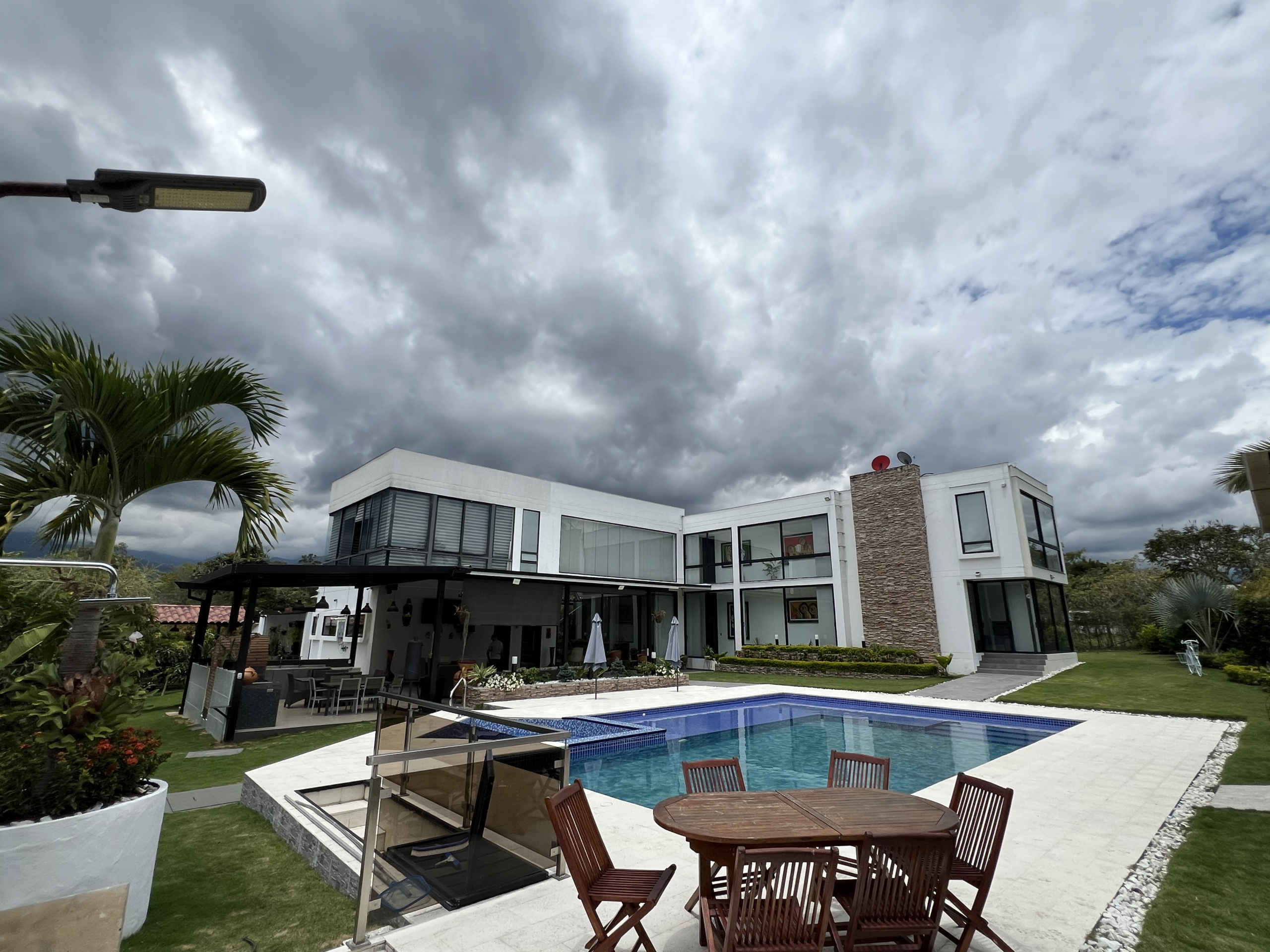 6ED253AA-1C80-40C3-A1A6-CA03B9EFD154