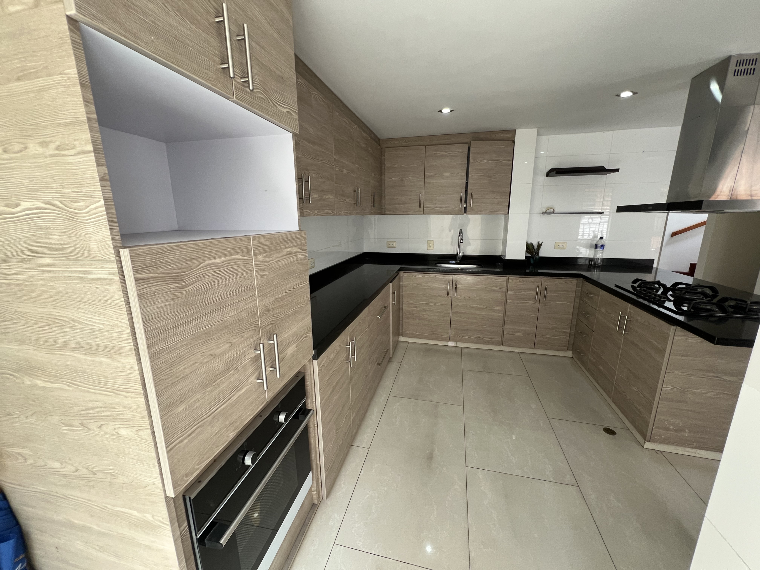 6F966648-0B0C-4335-A270-AC707BD8B9DF