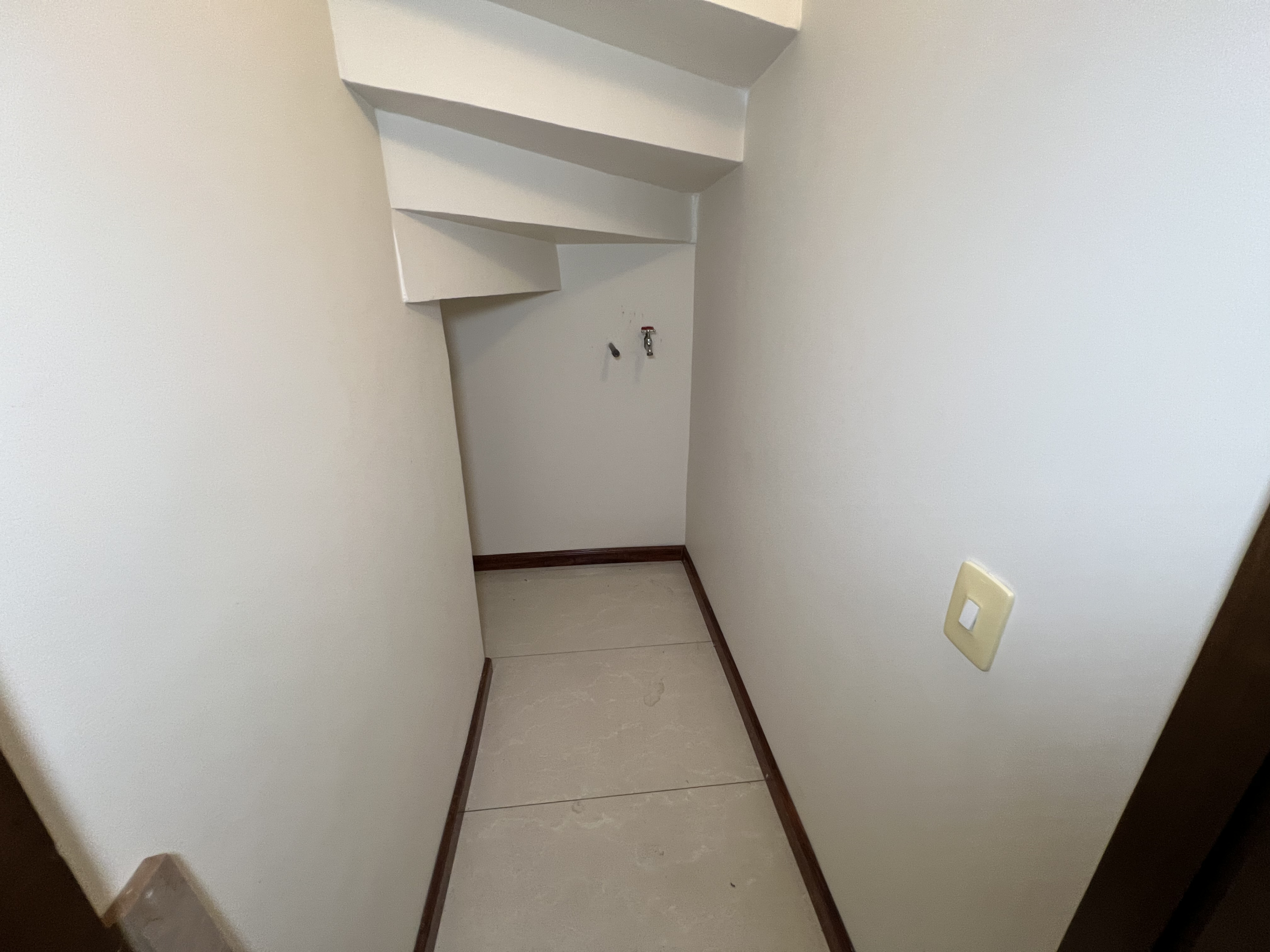 843992A4-125C-4FF4-B1A8-84FD1CB673D9