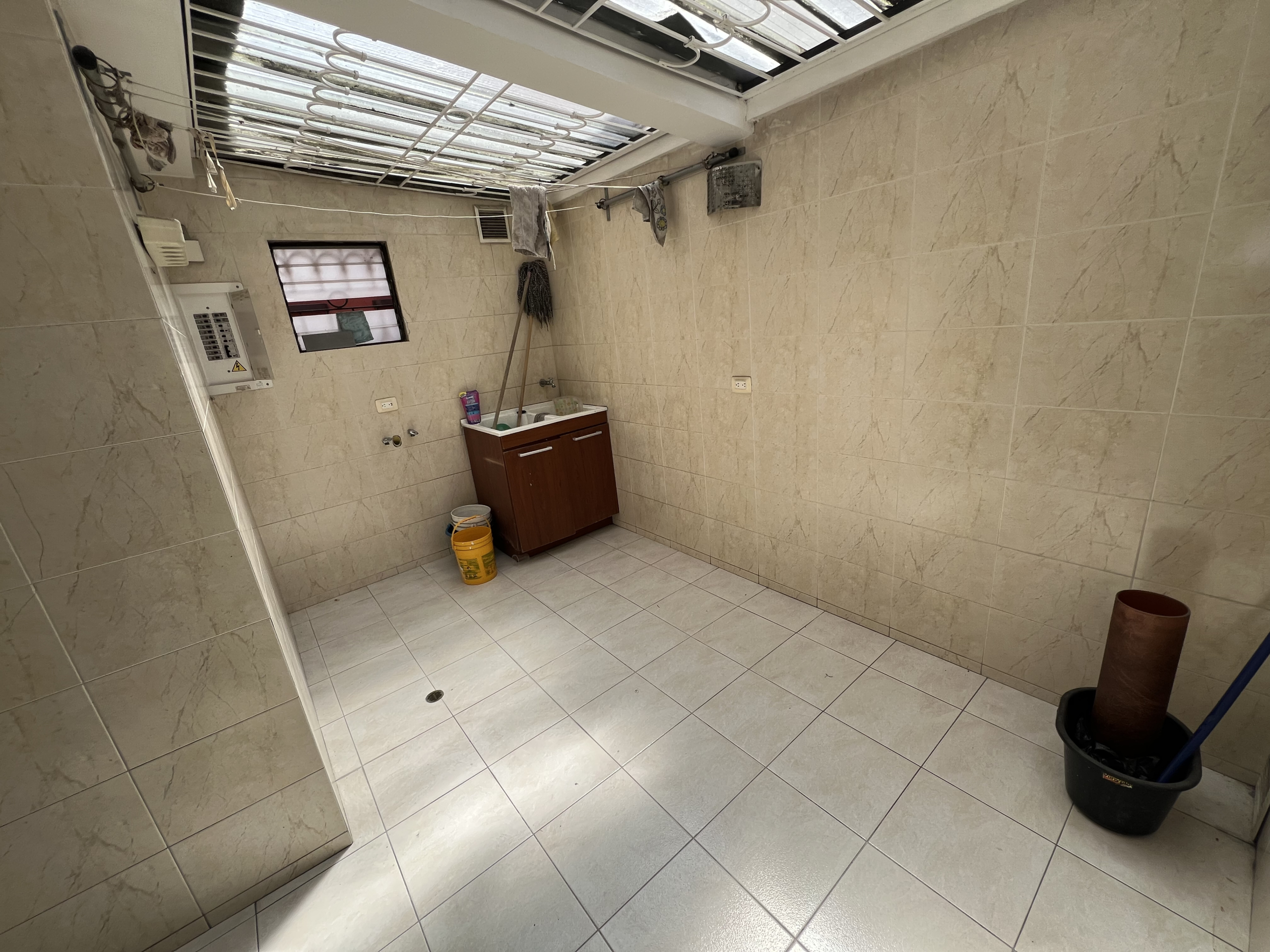 8F1C6384-48C2-46B6-8889-B7AC500697AF