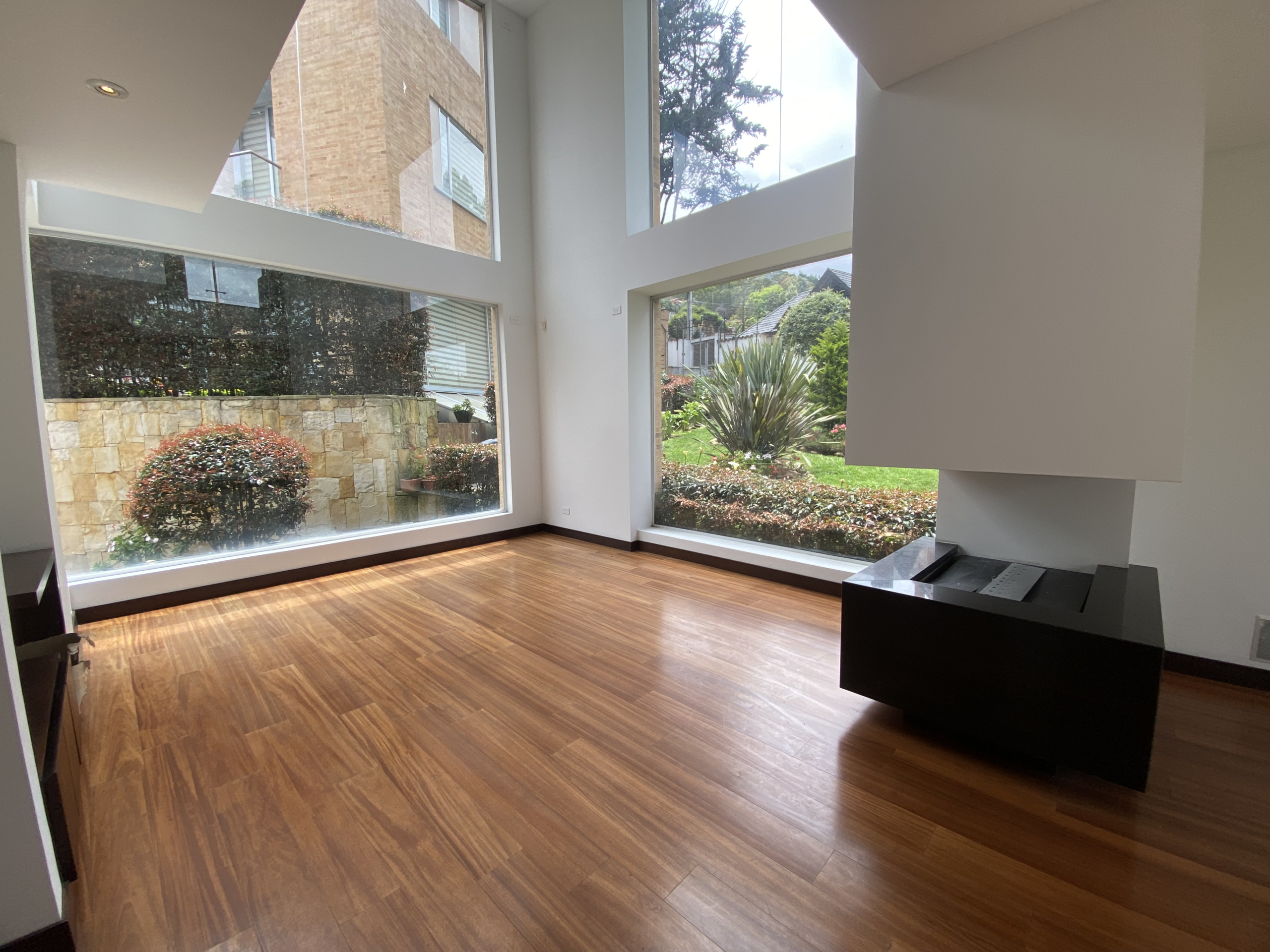 91294C7B-997C-4AAB-AD03-3D02D9AC5568