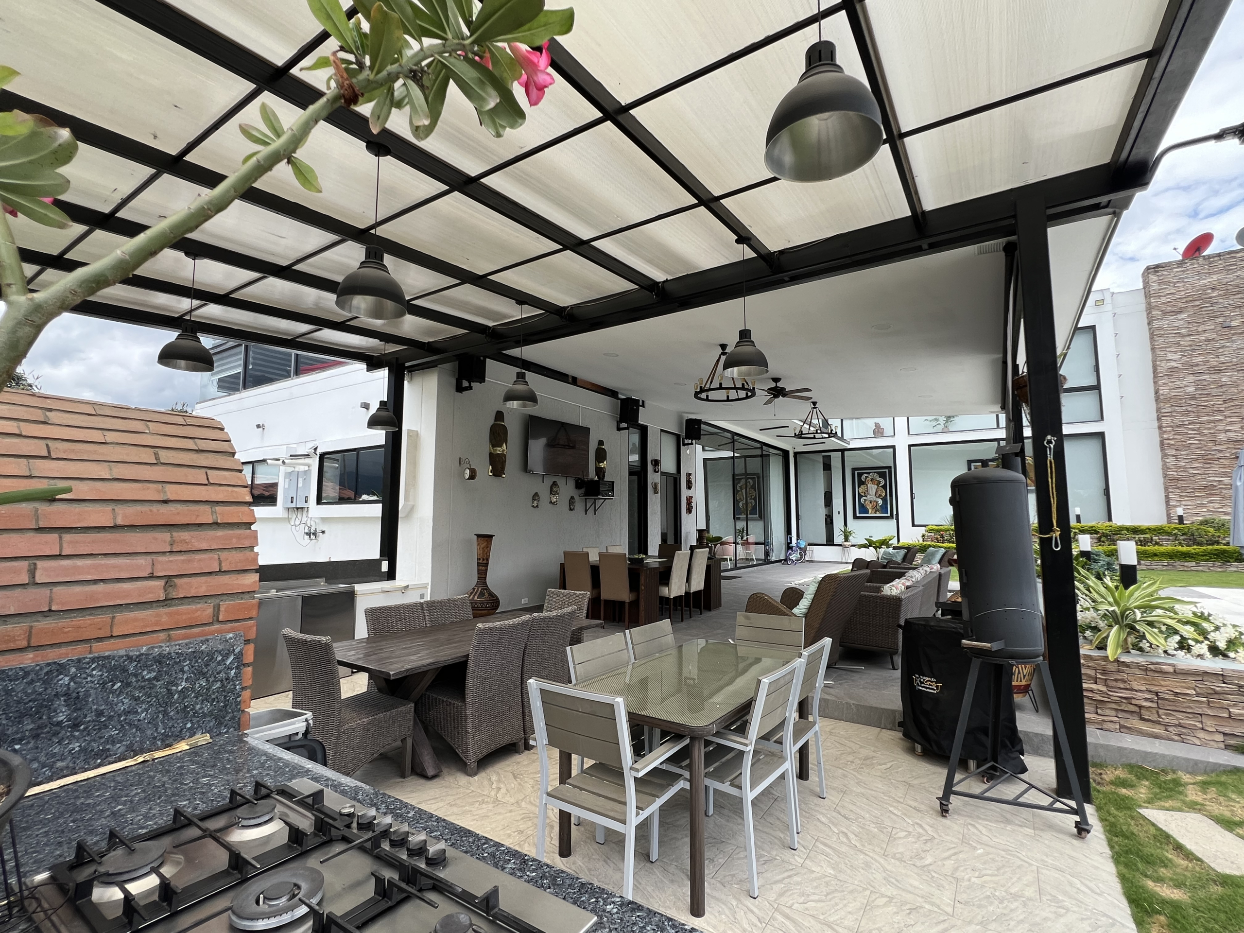 9889CC40-1A26-474A-A178-FBACBC9C0D8A