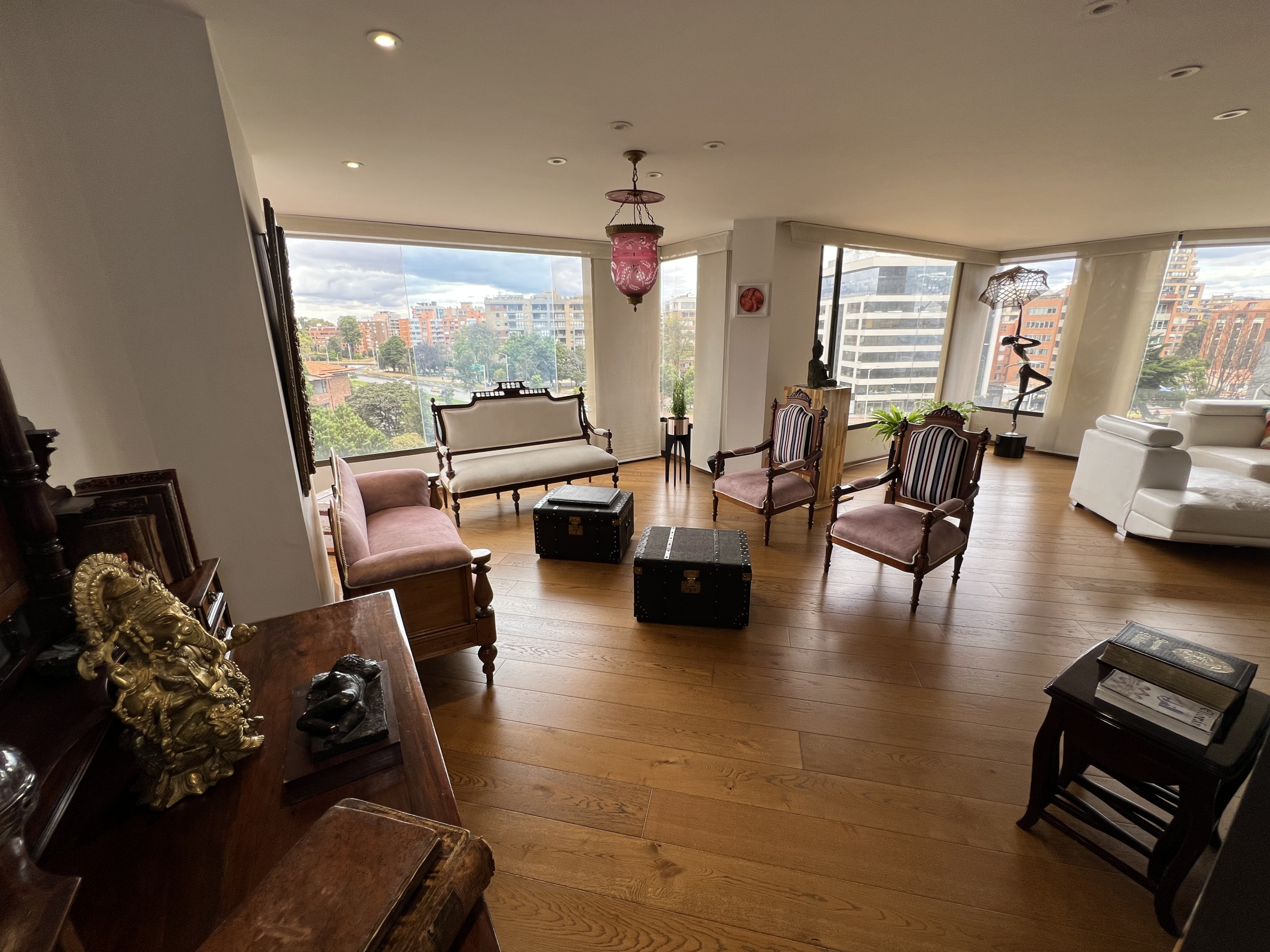 98B79B5A-6A14-4F6E-97B1-4E1756B70A2A