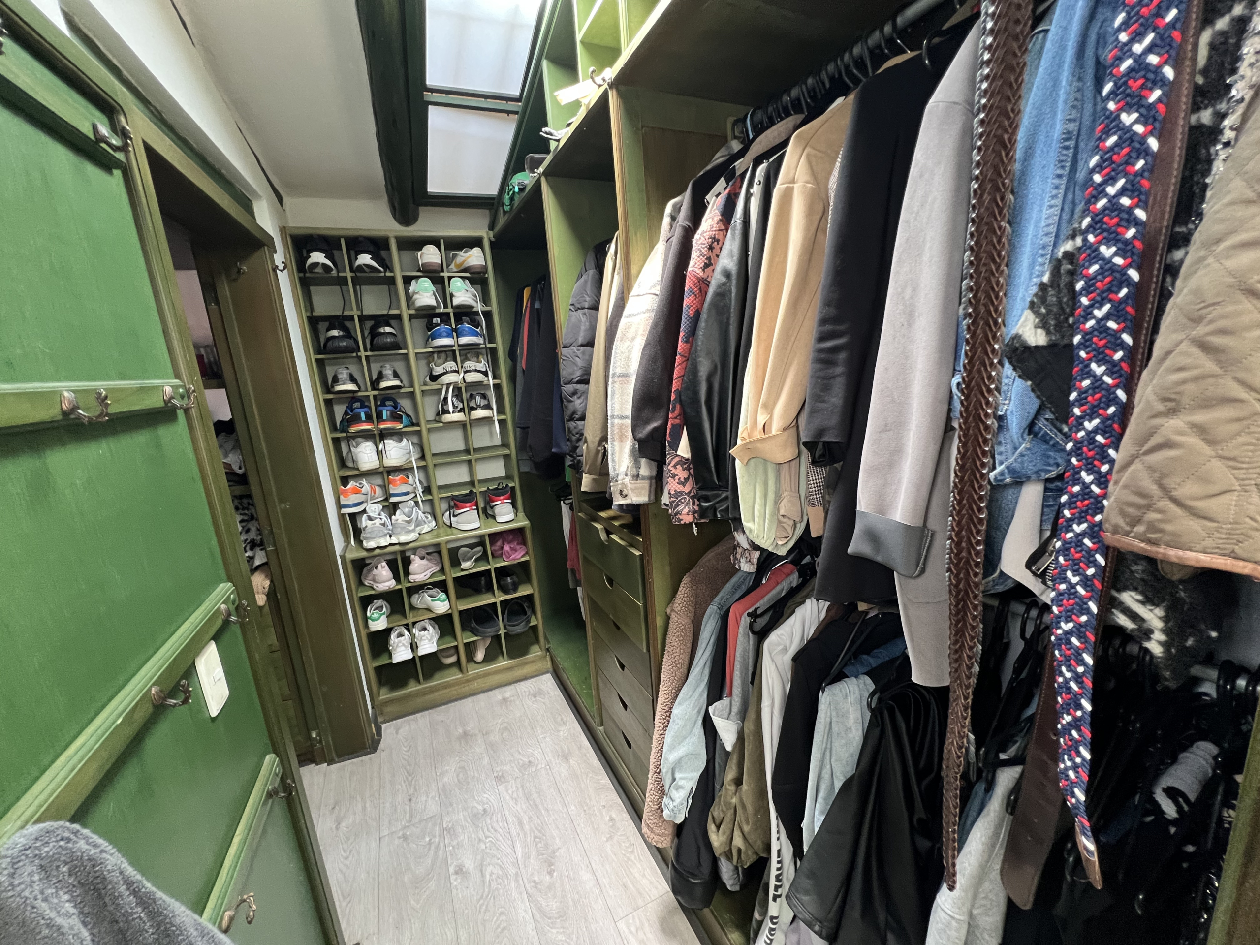 9ADD1599-86CA-49F1-928D-28B17A8B7718