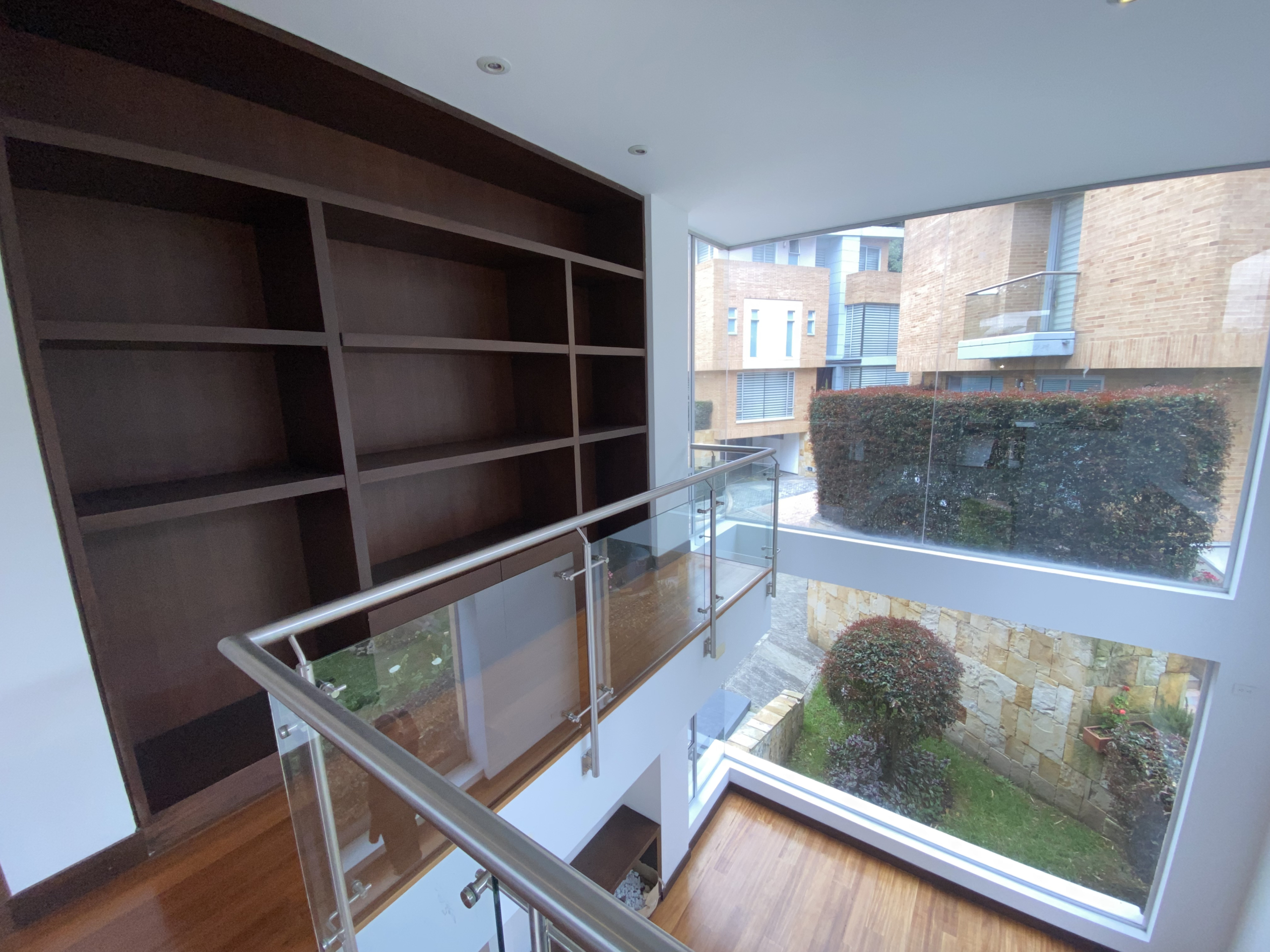 ADC5E063-59A2-4103-9A0F-55E92BA31564