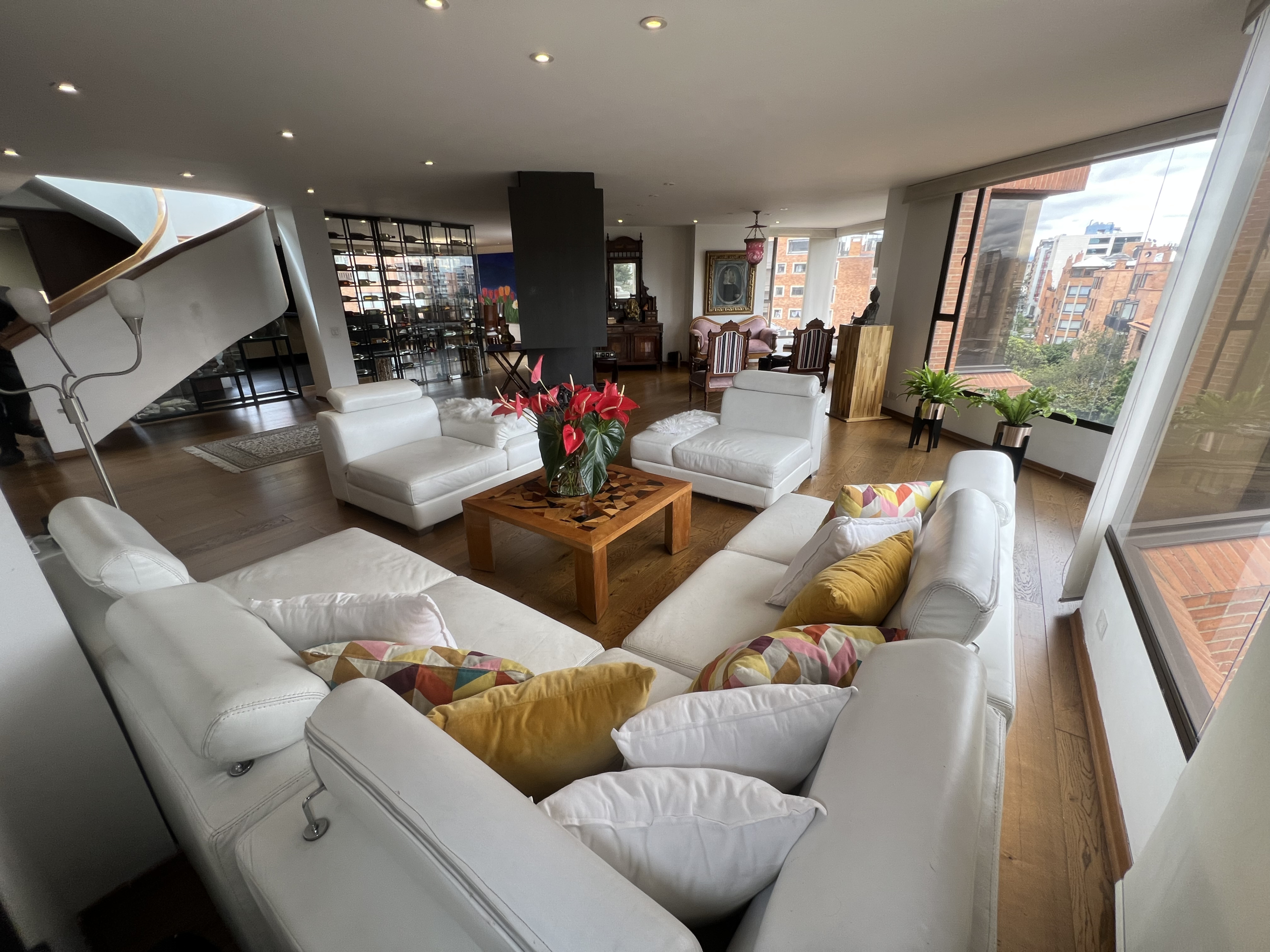 AFA7B020-8833-496C-ACDF-EECFACF69C03