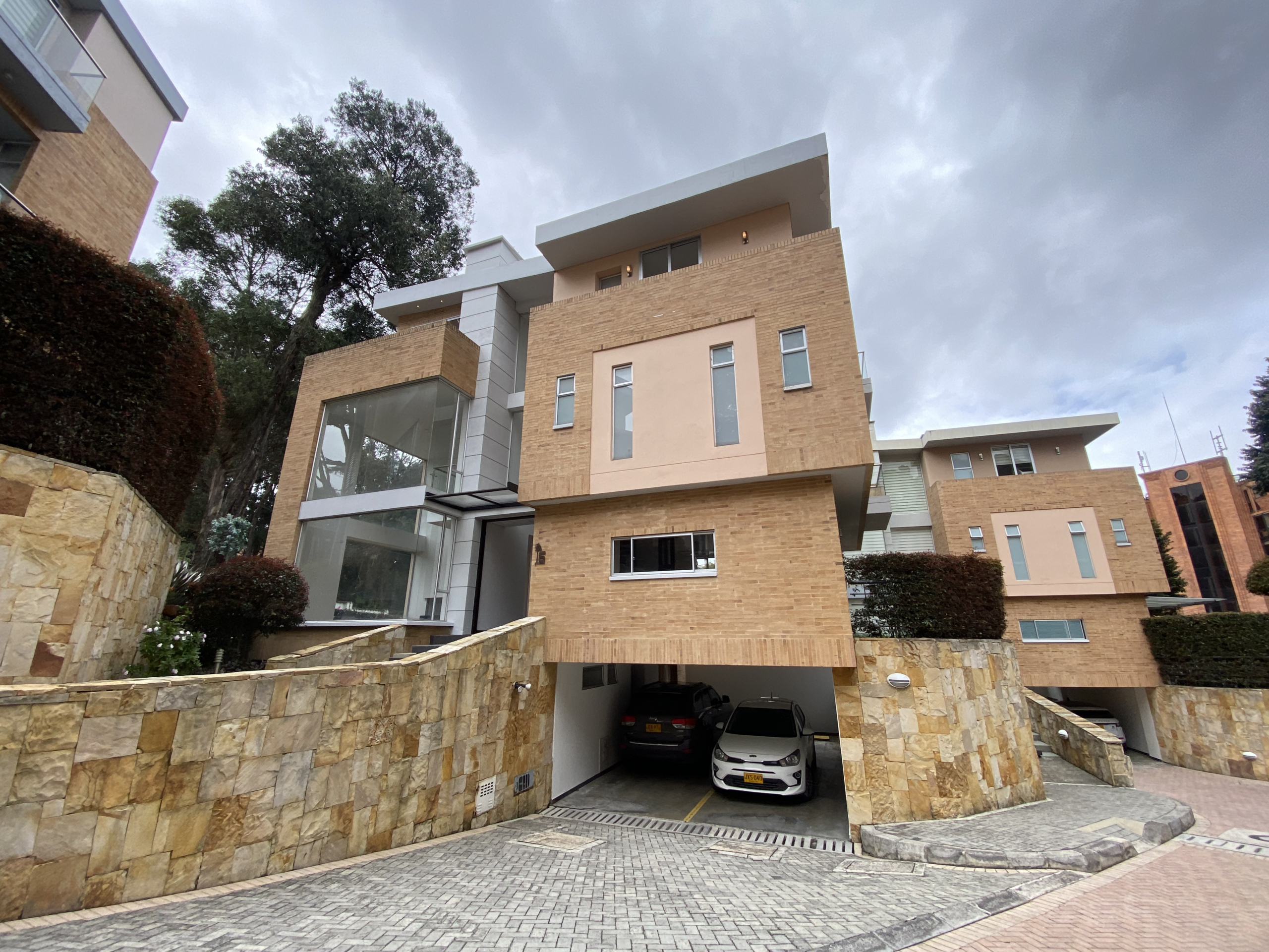 B7D5D533-E6F4-4897-AE9E-5C003A30BC75