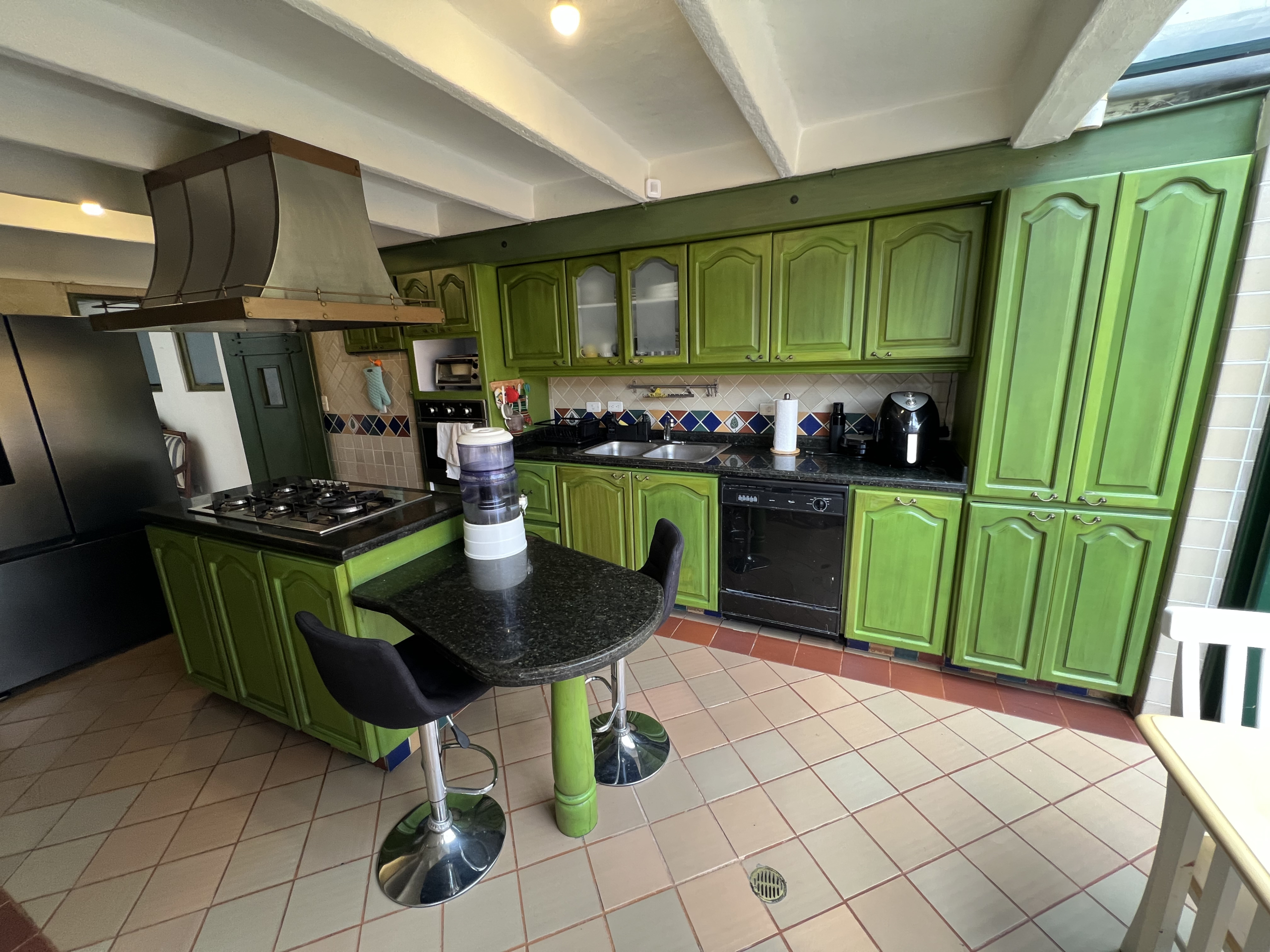 C7FE65CB-8CD9-4853-8477-696AFA9EEB71