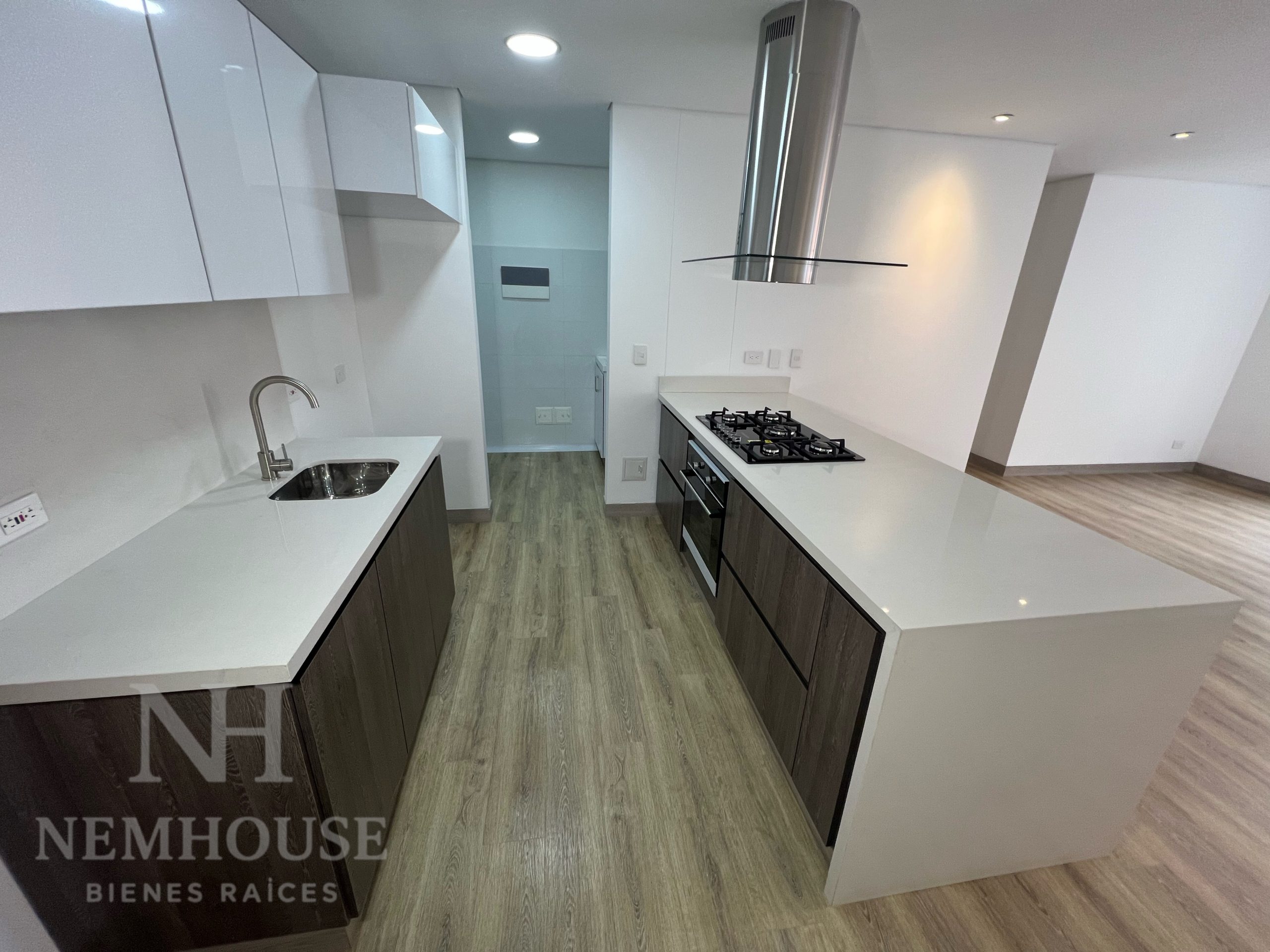 CA82910A-0C9D-44AB-8E61-9009F3B9F9BC