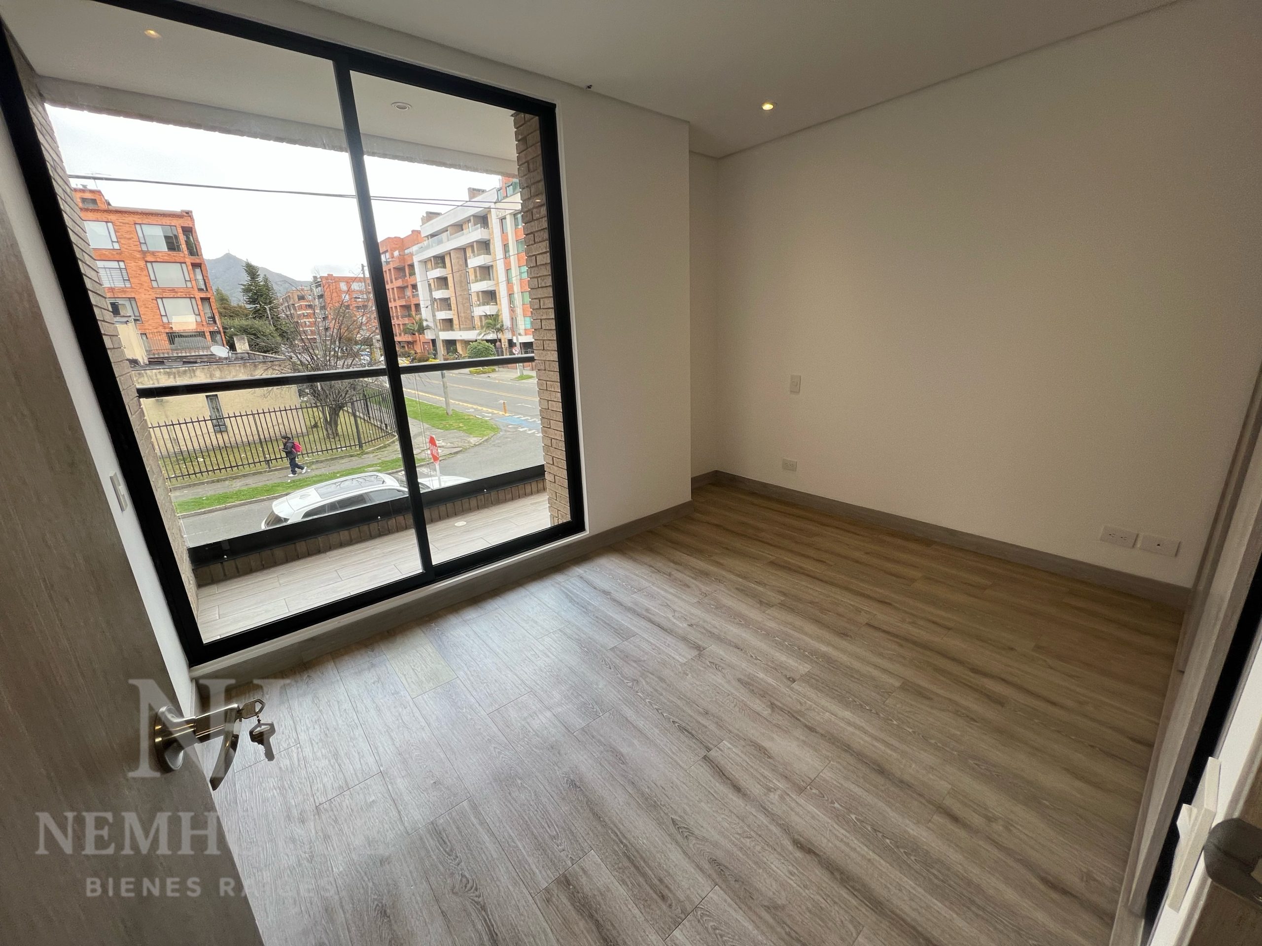 CAD0B5BF-9836-4443-9B51-9111E518DEC5