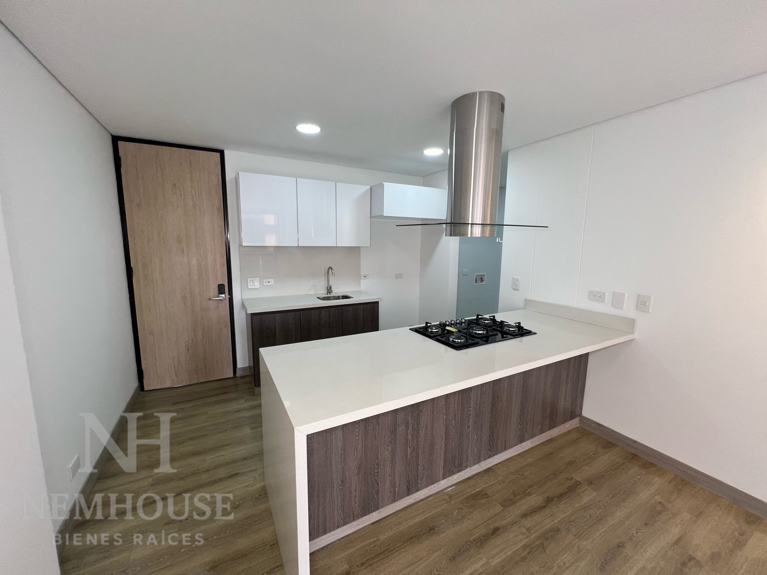 D79C911F-6BBE-47D3-AAC1-5EC52E9CC6F4