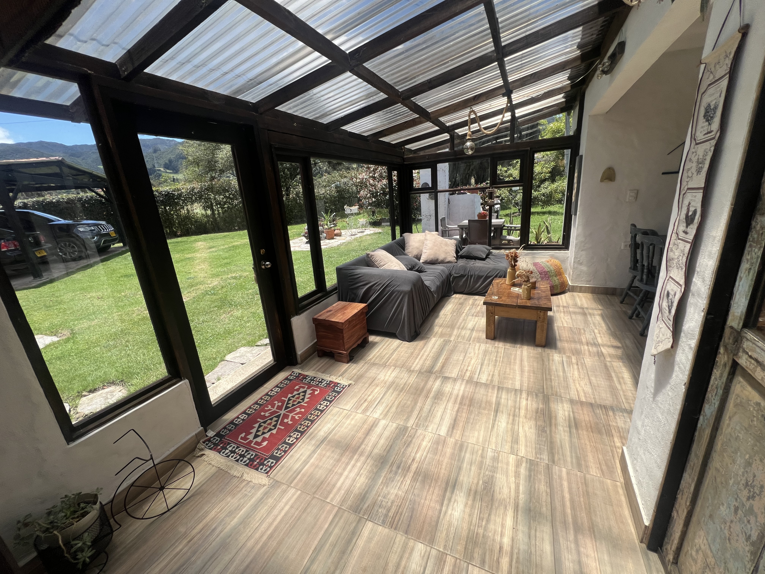 E0FCD7AD-431F-4E0C-A436-431A42AB4CE6