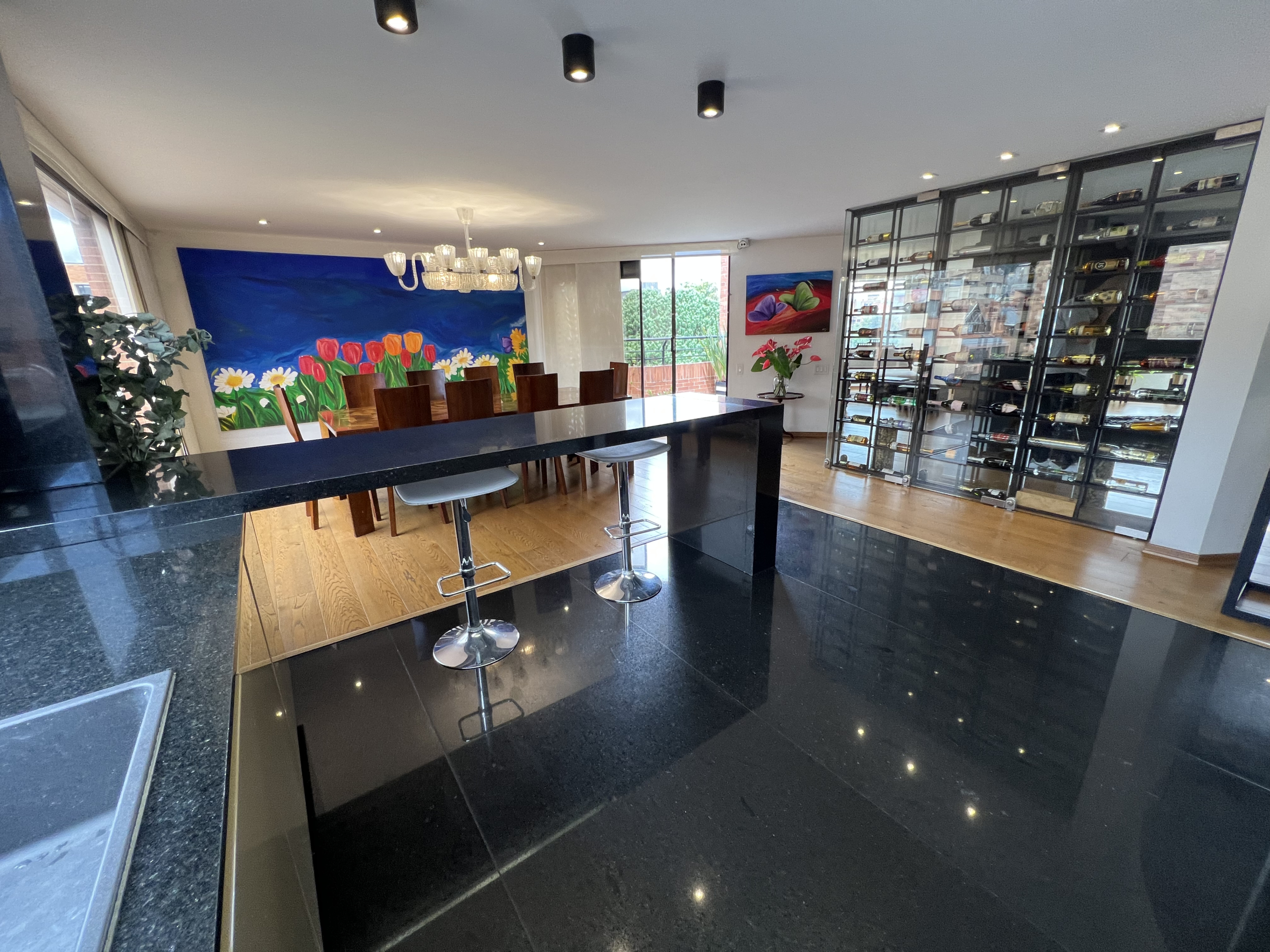 E48FF628-61AE-4707-9C7E-CF77C7F52814