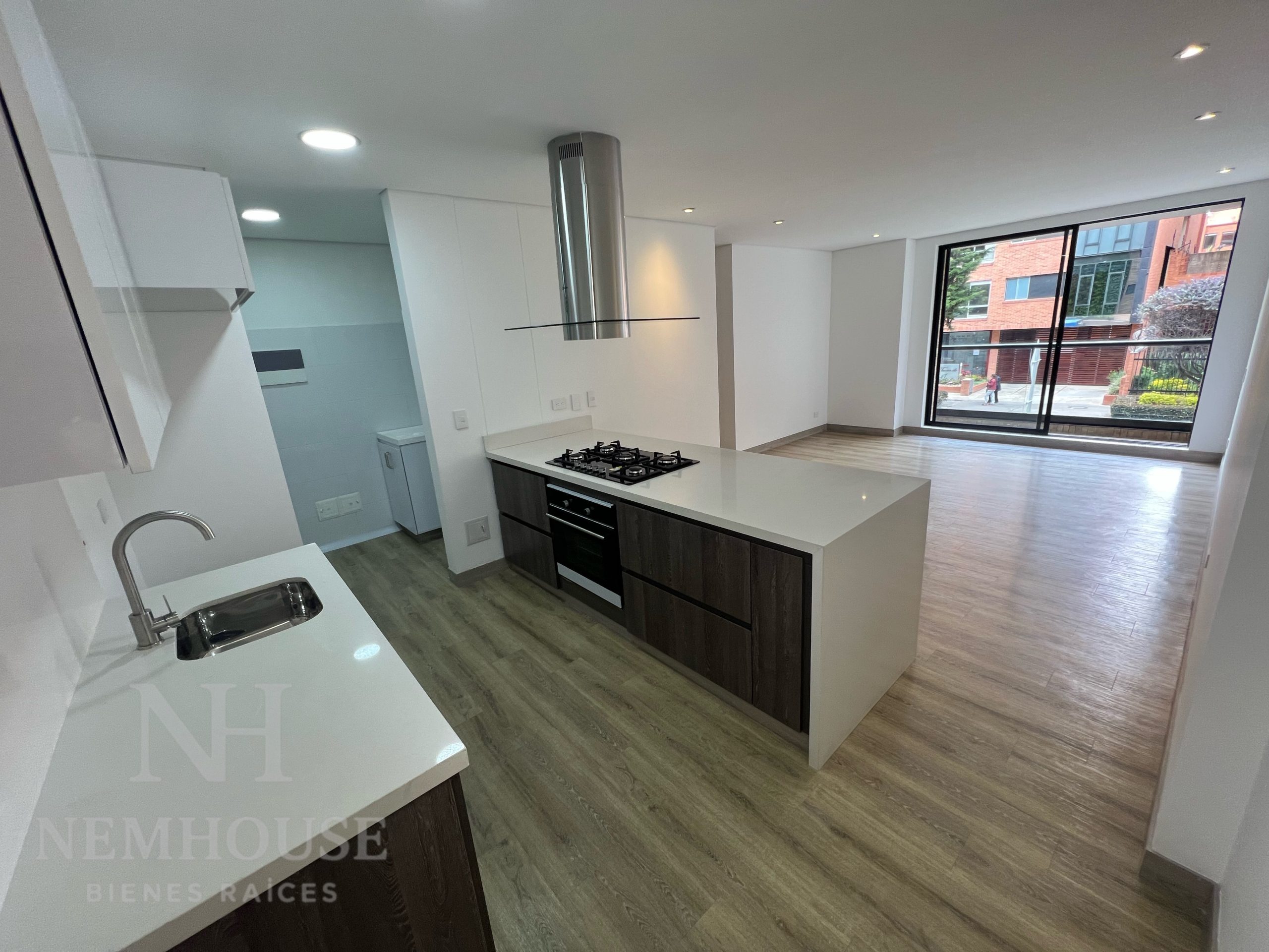 E60465A8-C3B7-4FCD-8C99-EC010B1F9A9D