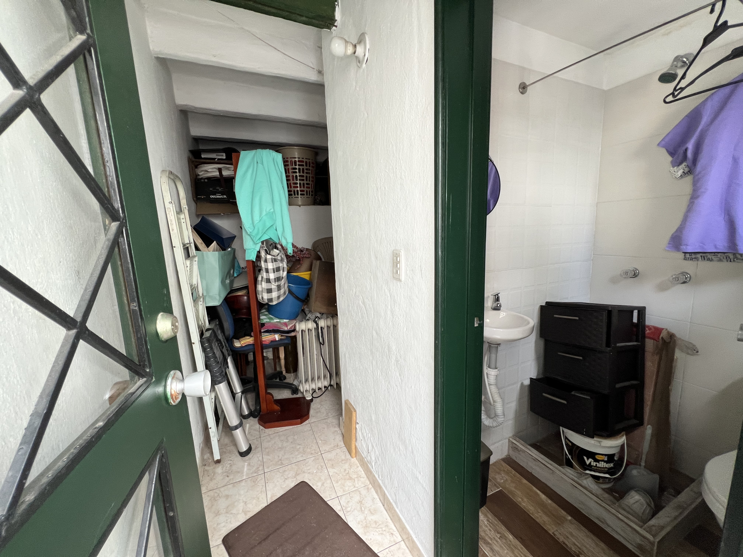 E81B1F84-E929-4BF3-A67F-BA3D0FAAD652