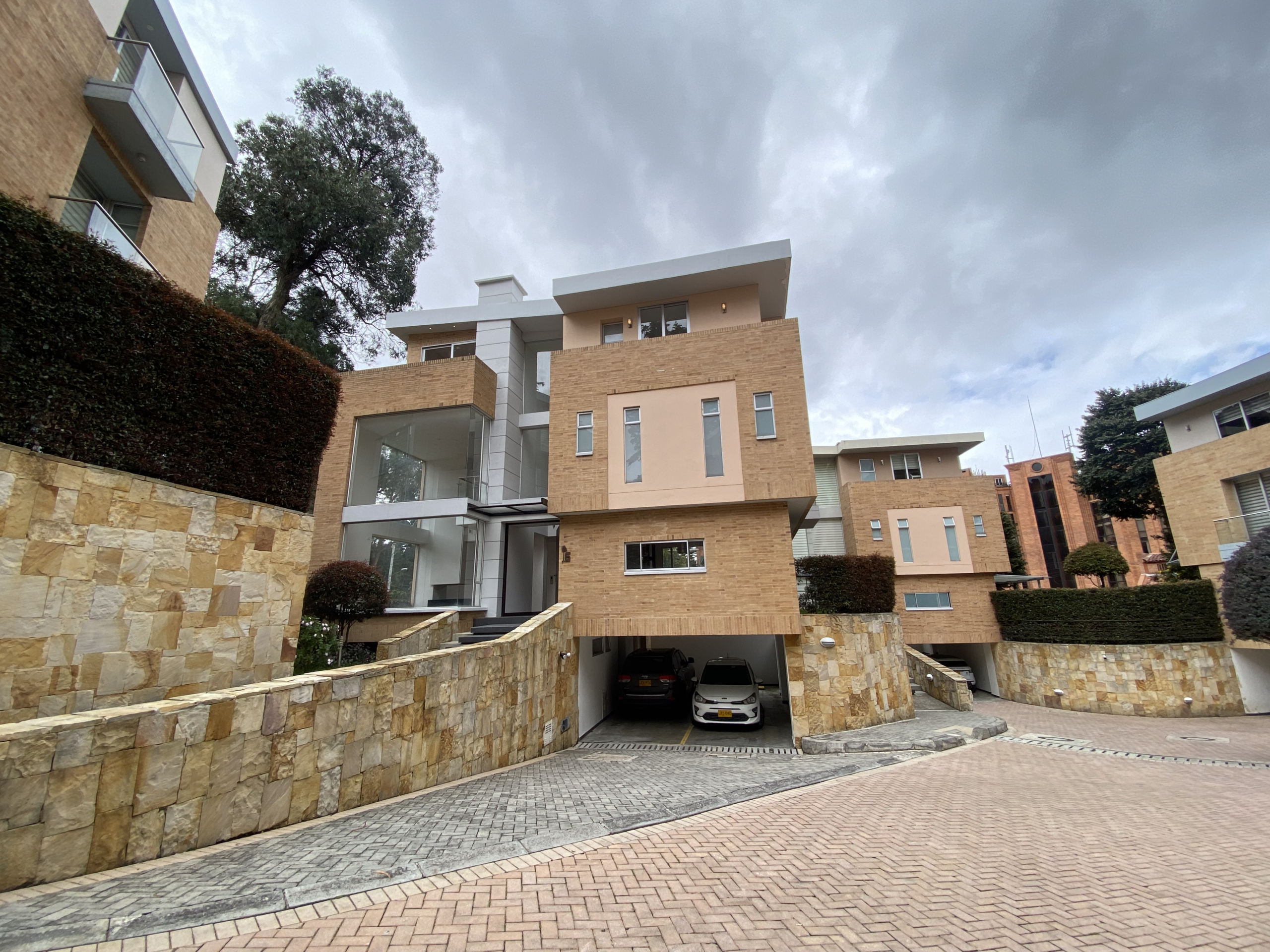 F2601731-025D-48F7-96B1-B17D3A3ED6E6