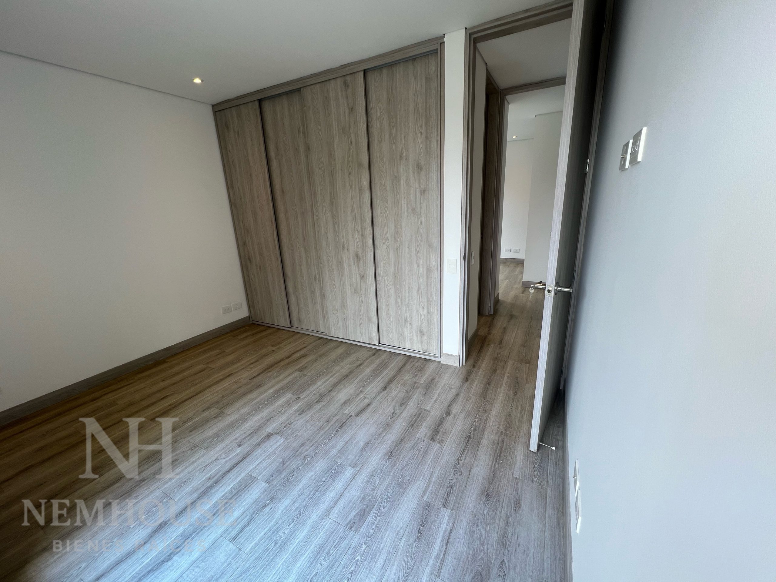 FF9B9060-E44A-4133-9E9E-B5D10CAC3E96